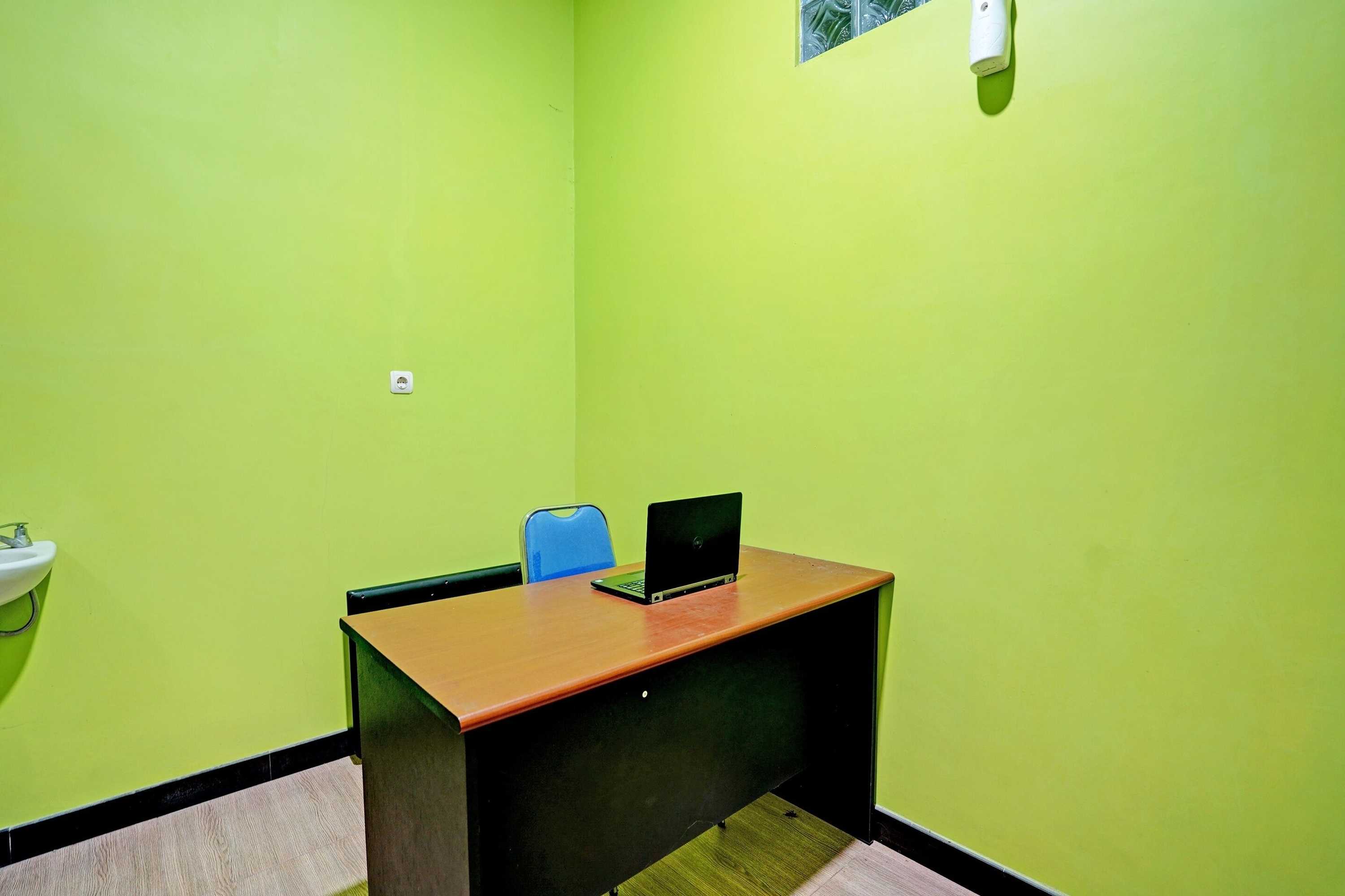 Gift card for Oyo Life 91884 Kost Kusuma Dewi Syariah Gift card for Oyo Life 91884 Kost Kusuma Dewi Syariah