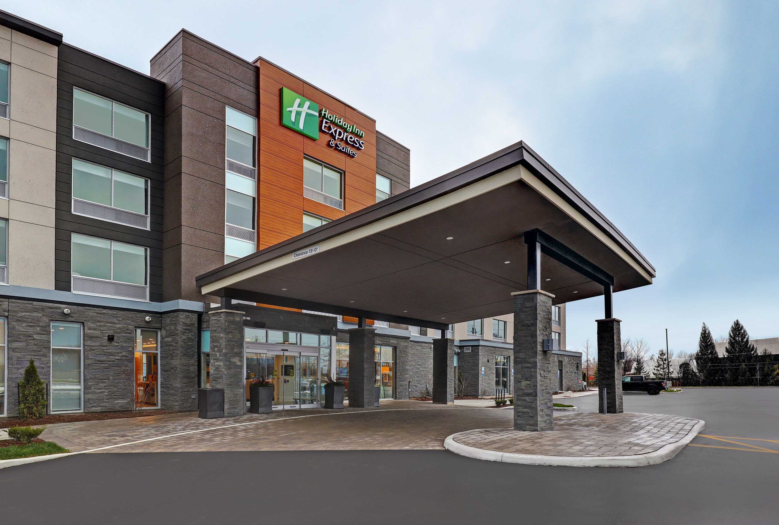 Gift card for Holiday Inn Express & Suites Collingwood by Ihg Gift card for Holiday Inn Express & Suites Collingwood by Ihg