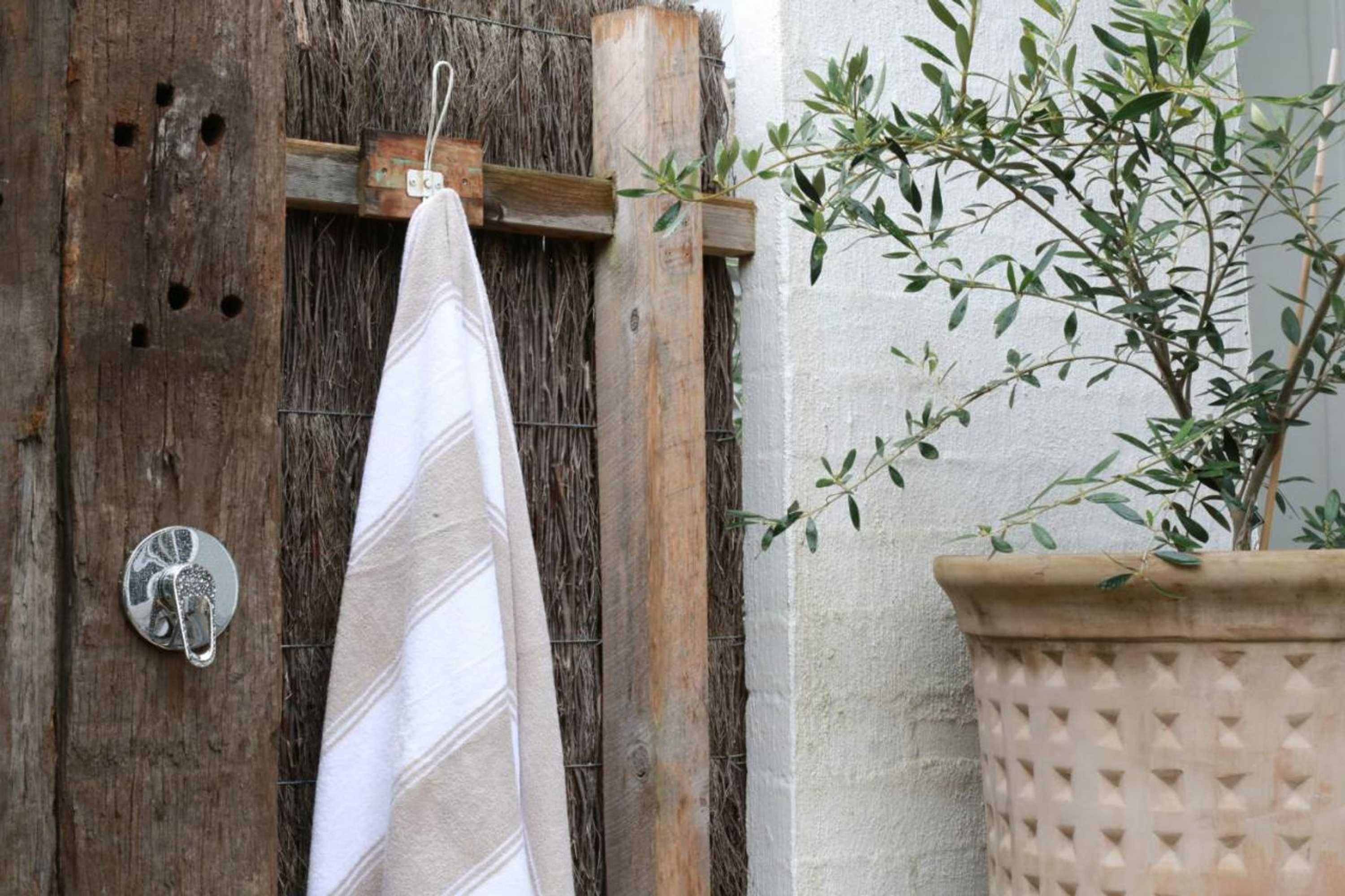 Gift card for Capella Villa No. 3 - Luxurious Beachside Style Gift card for Capella Villa No. 3 - Luxurious Beachside Style