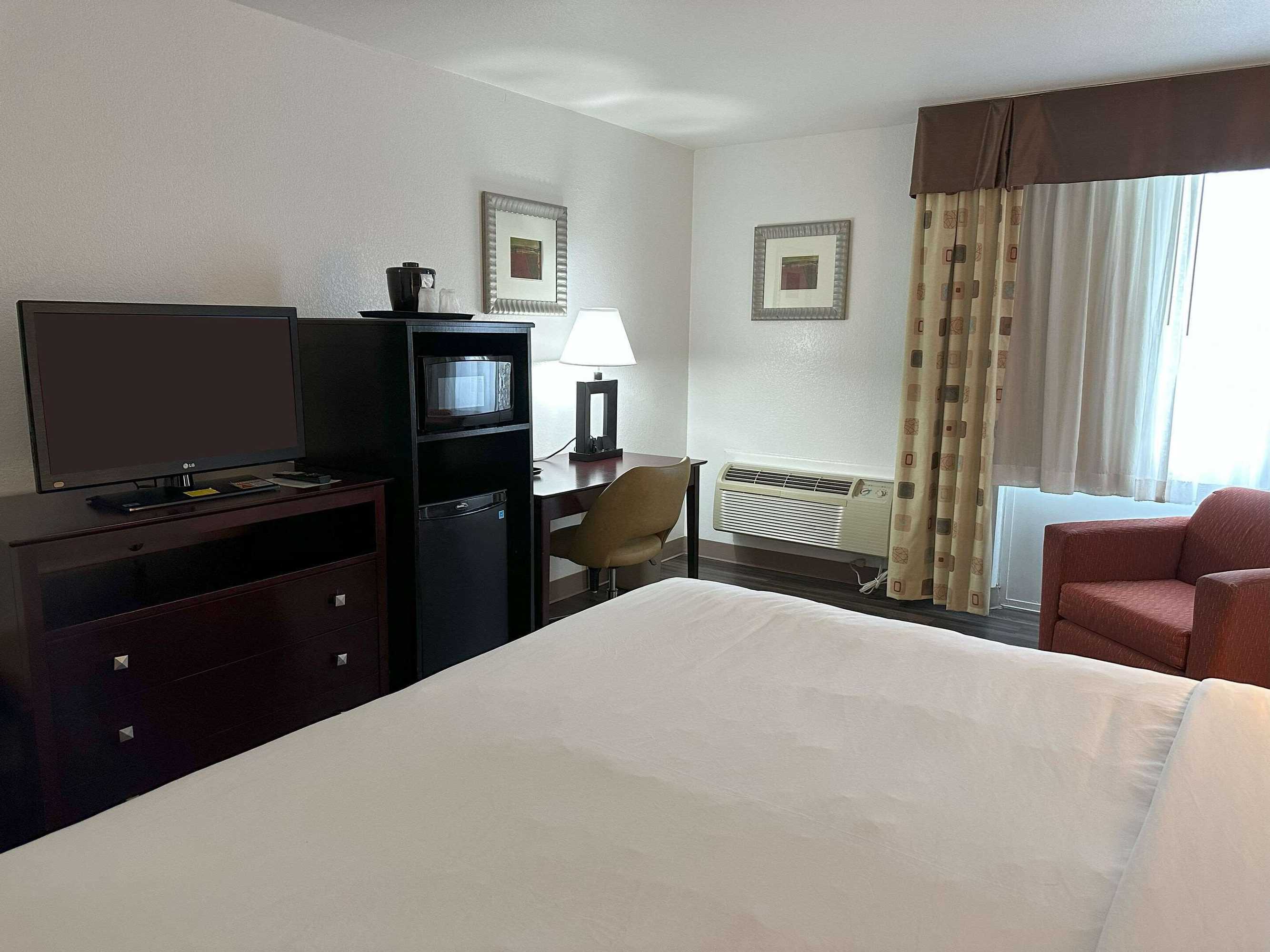 Gift card for Quality Inn & Suites Everett Gift card for Quality Inn & Suites Everett