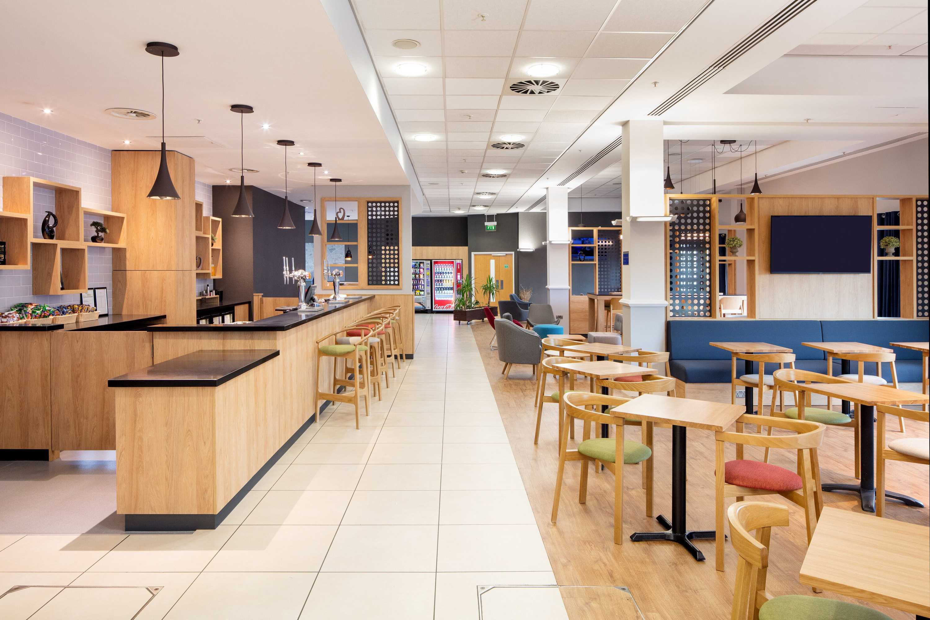 Gift card for Holiday Inn Express Hull City Centre by Ihg Gift card for Holiday Inn Express Hull City Centre by Ihg