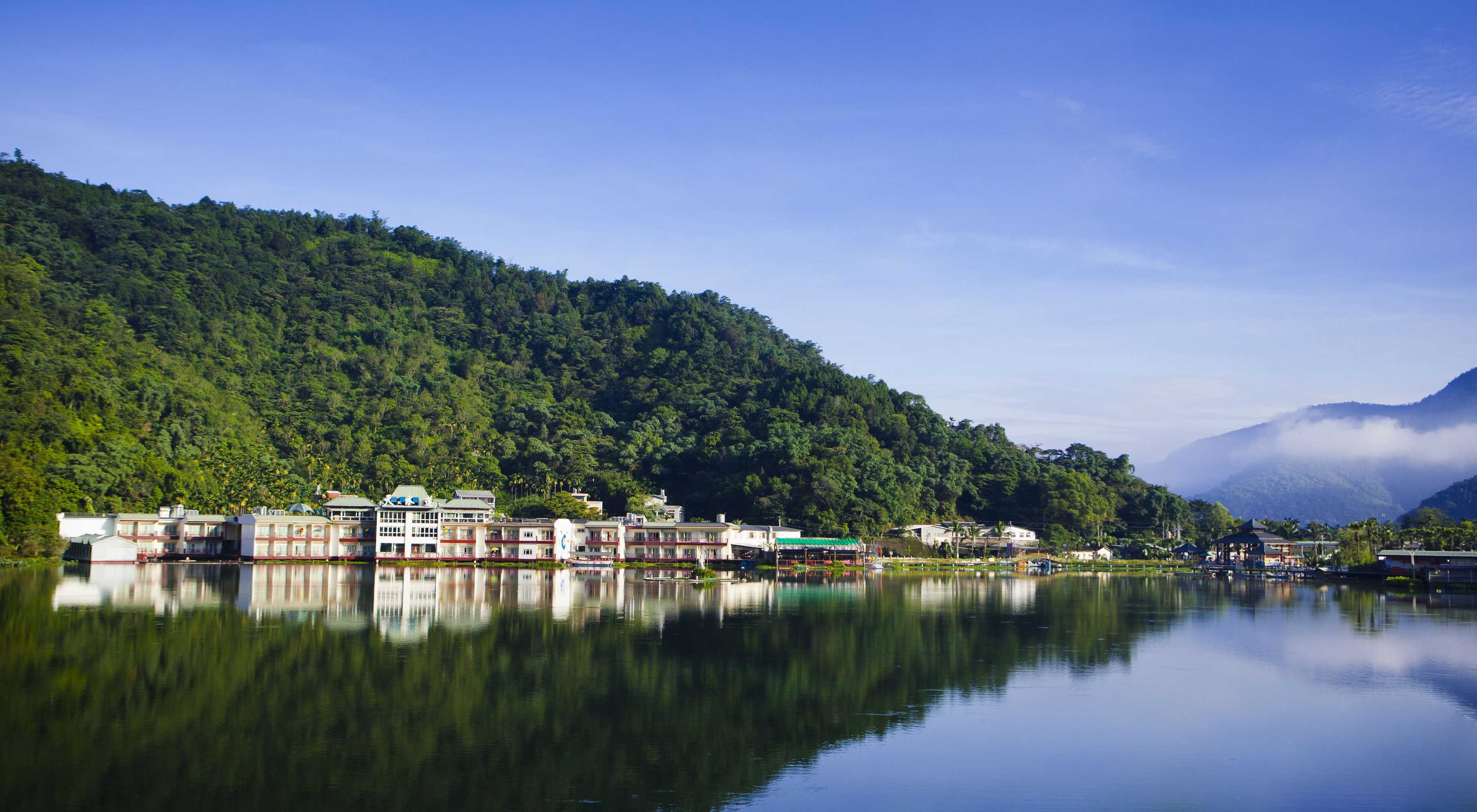 Gift card for Lakeside Resort Hotel Gift card for Lakeside Resort Hotel