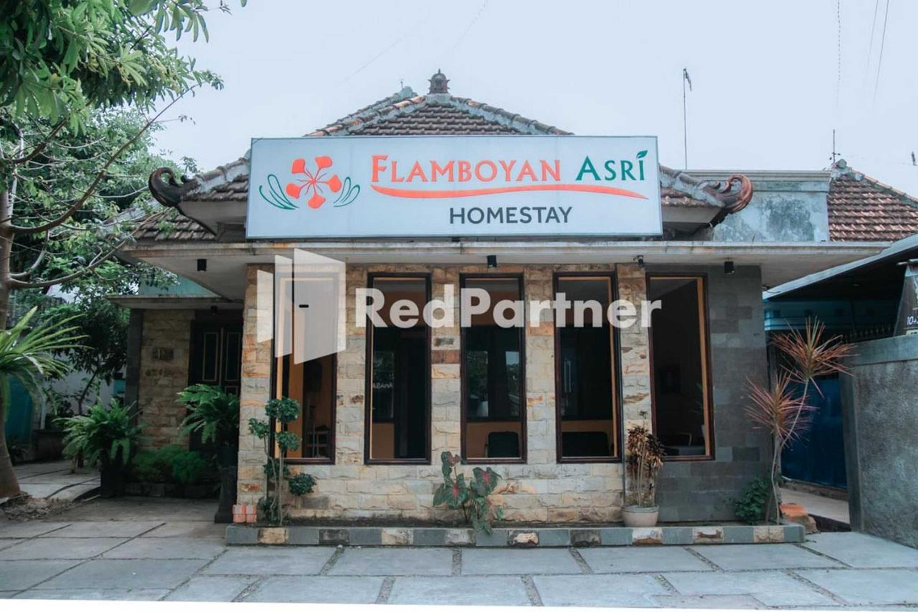 Gift card for Flamboyan Asri Syariah Mitra Reddoorz Near Kampung Inggris Pare