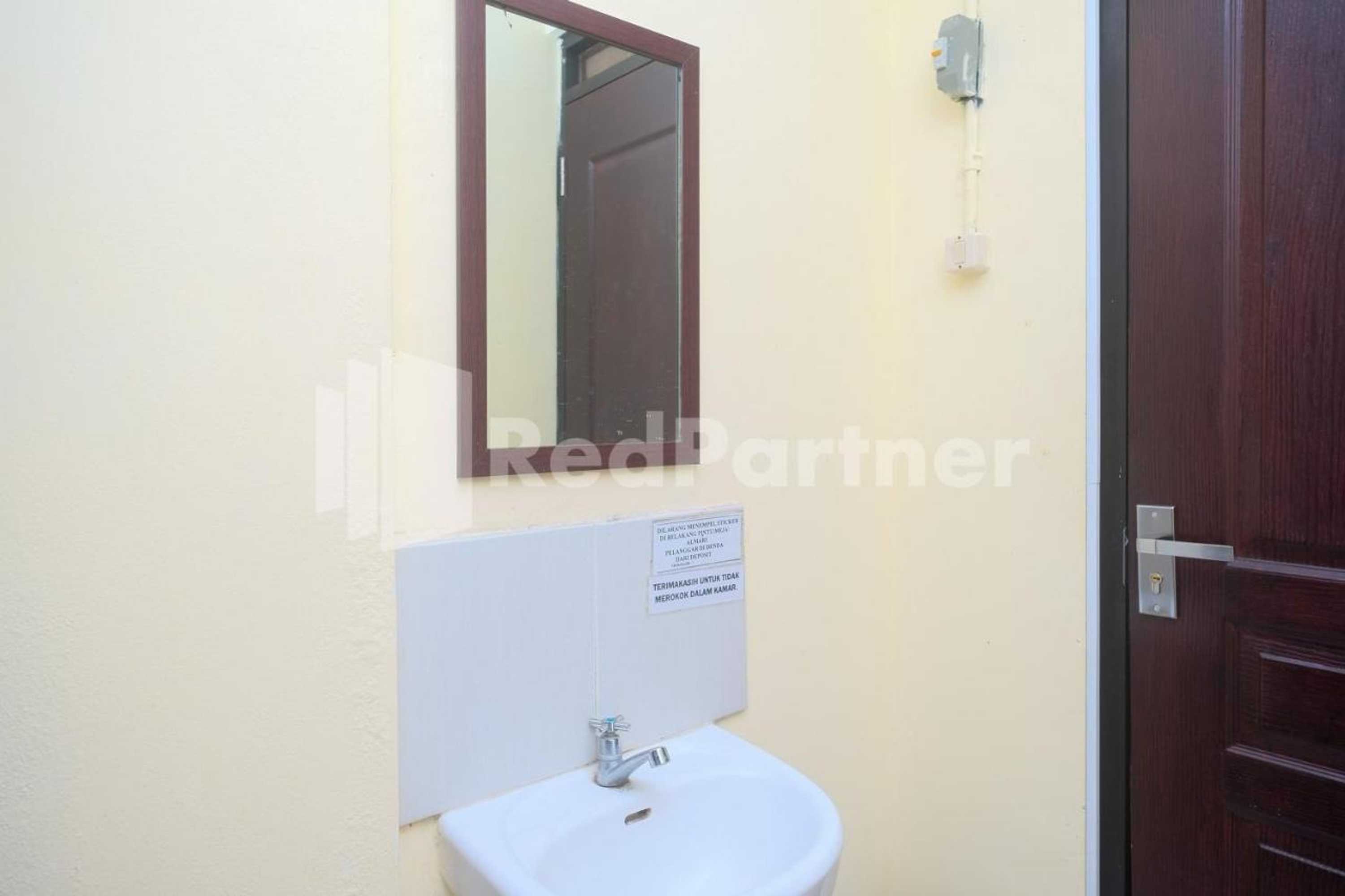 Gift card for Travelista Homestay Near Gor Candradimuka Semarang Mitra Reddoorz Gift card for Travelista Homestay Near Gor Candradimuka Semarang Mitra Reddoorz