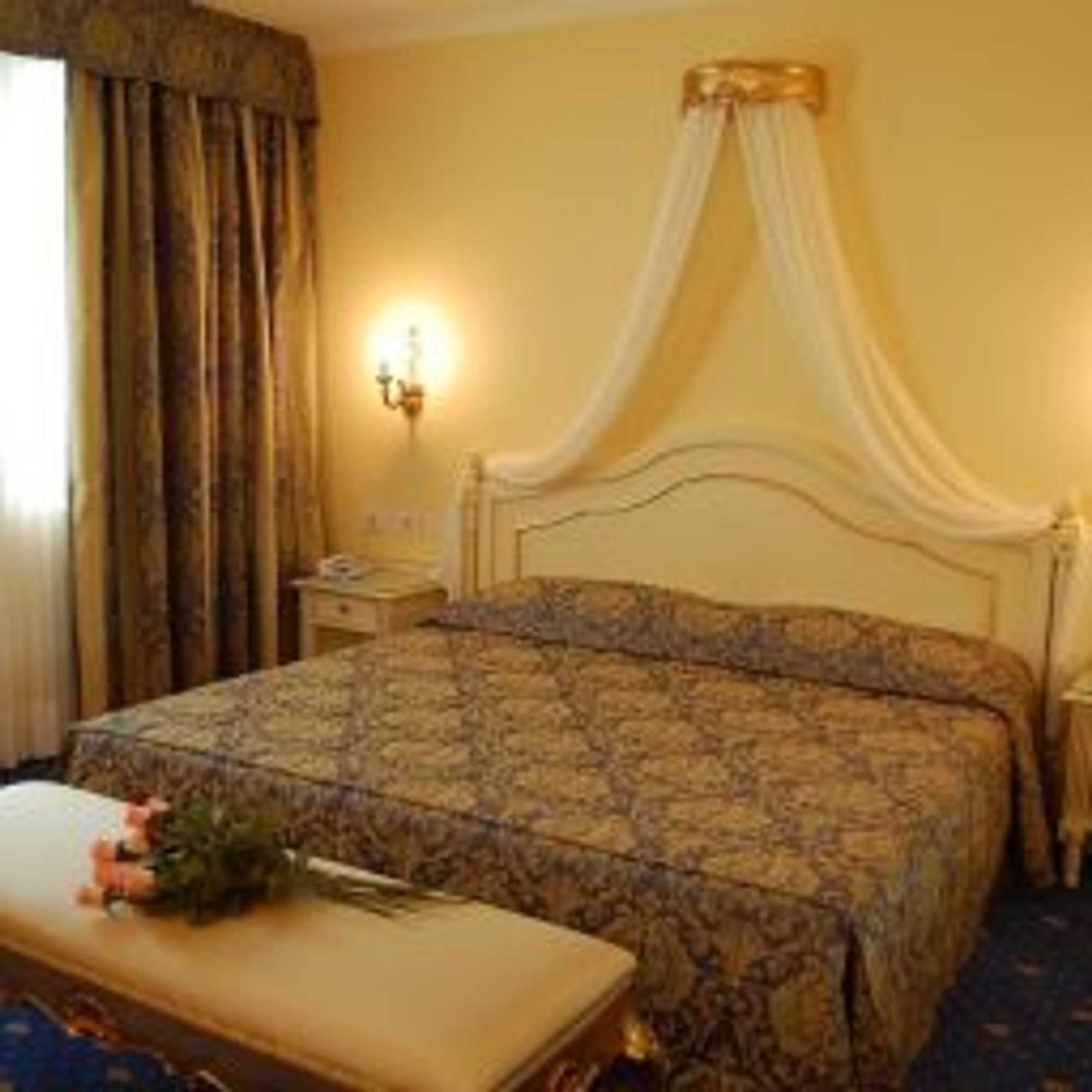 Gift card for Hotel Motel Gold Gift card for Hotel Motel Gold