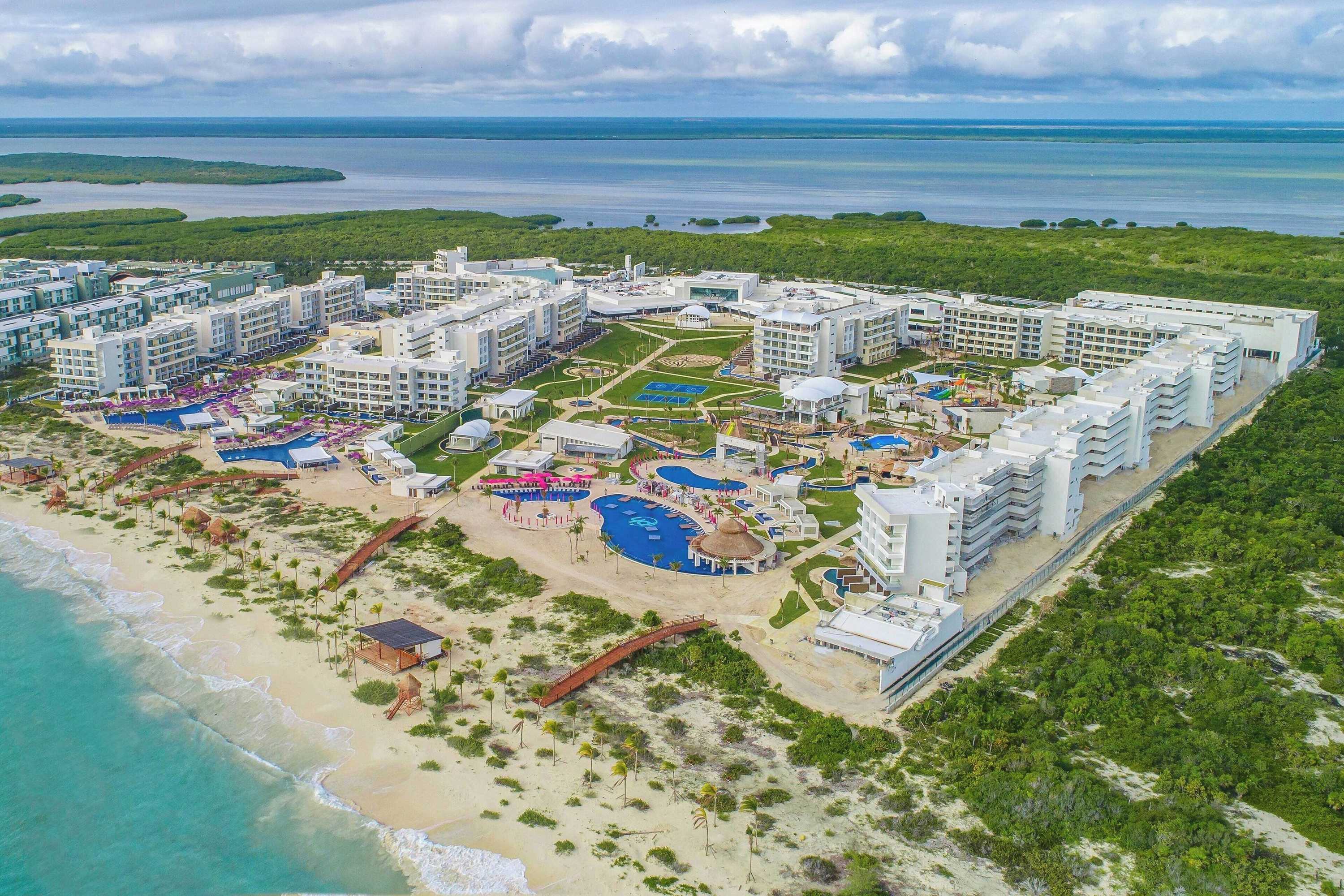 Gift card for Planet Hollywood Cancun, An Autograph Collection All-Inclusive Resort Gift card for Planet Hollywood Cancun, An Autograph Collection All-Inclusive Resort