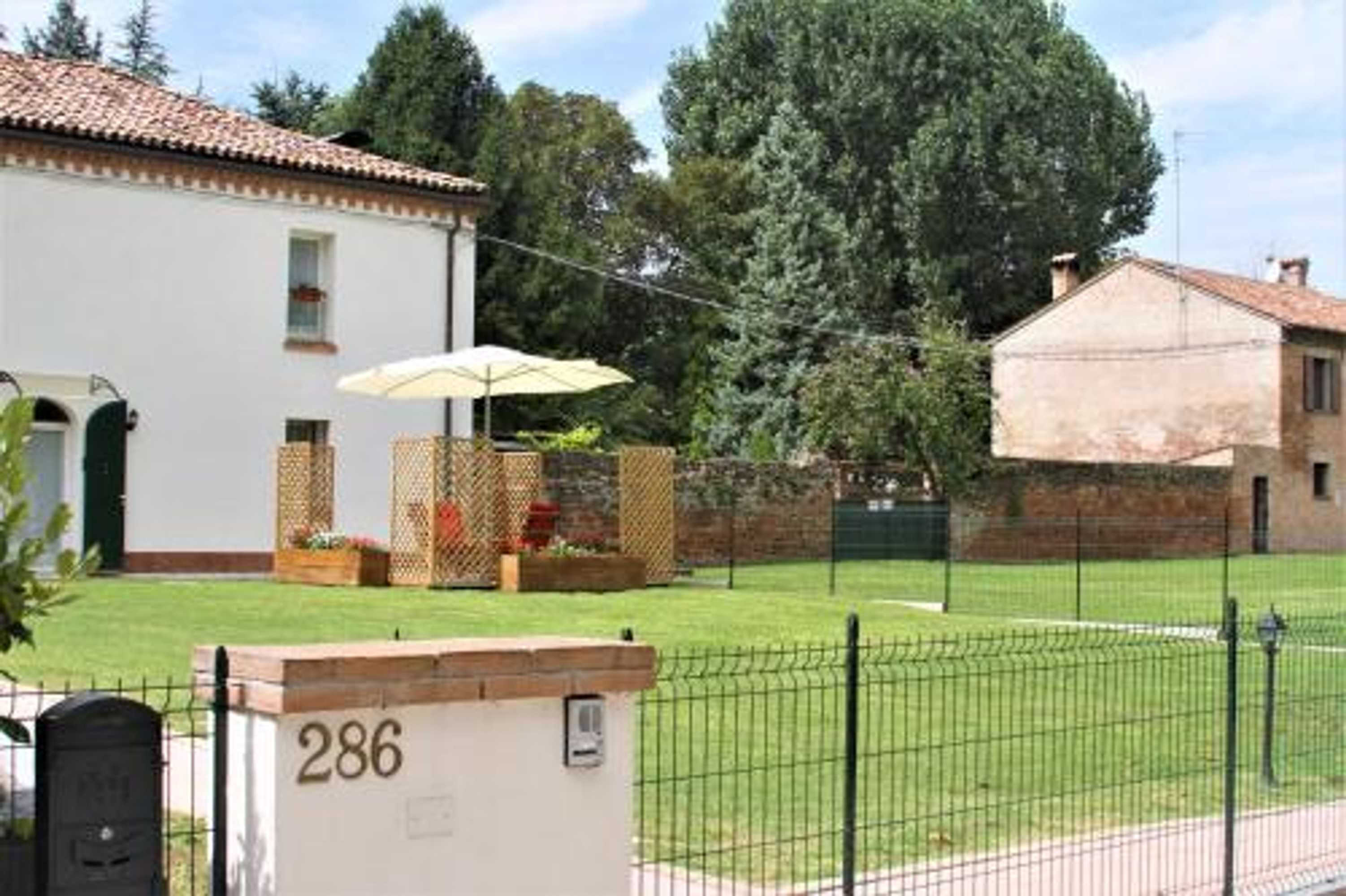 Gift card for B&b Le Stanze Del Belriguardo Gift card for B&b Le Stanze Del Belriguardo