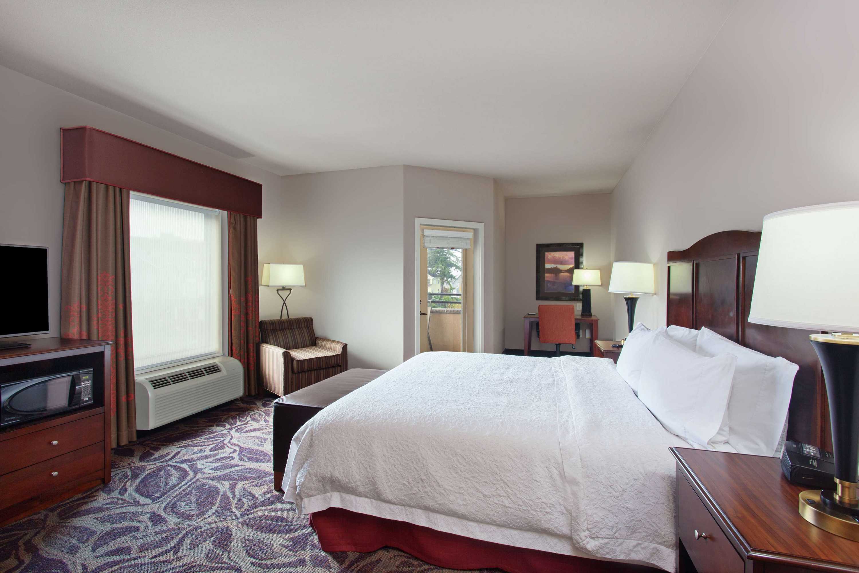 Gift card for Hampton Inn Seattle/everett