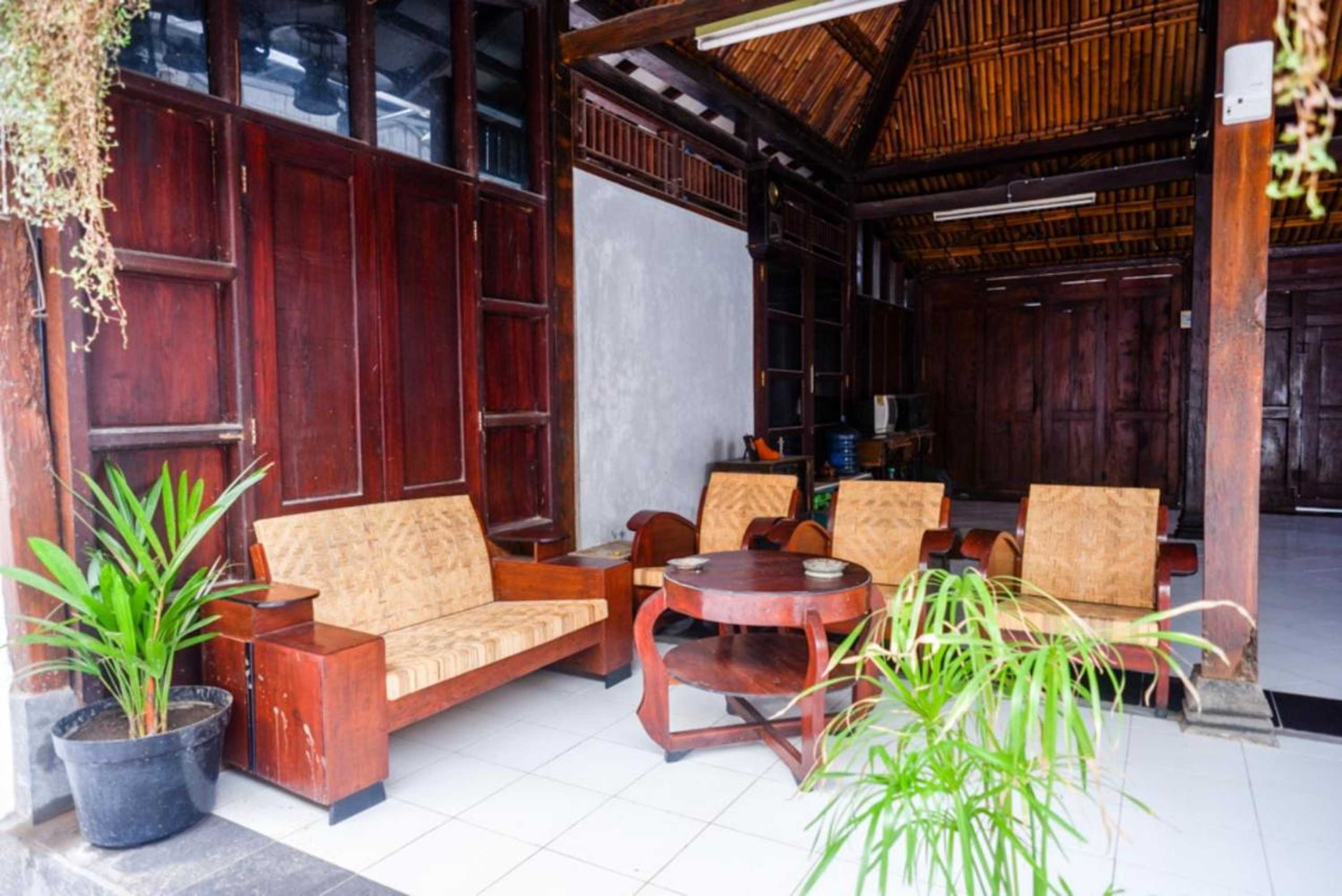 Gift card for Urbanview Hotel Telu Wolu Monjali by Reddoorz