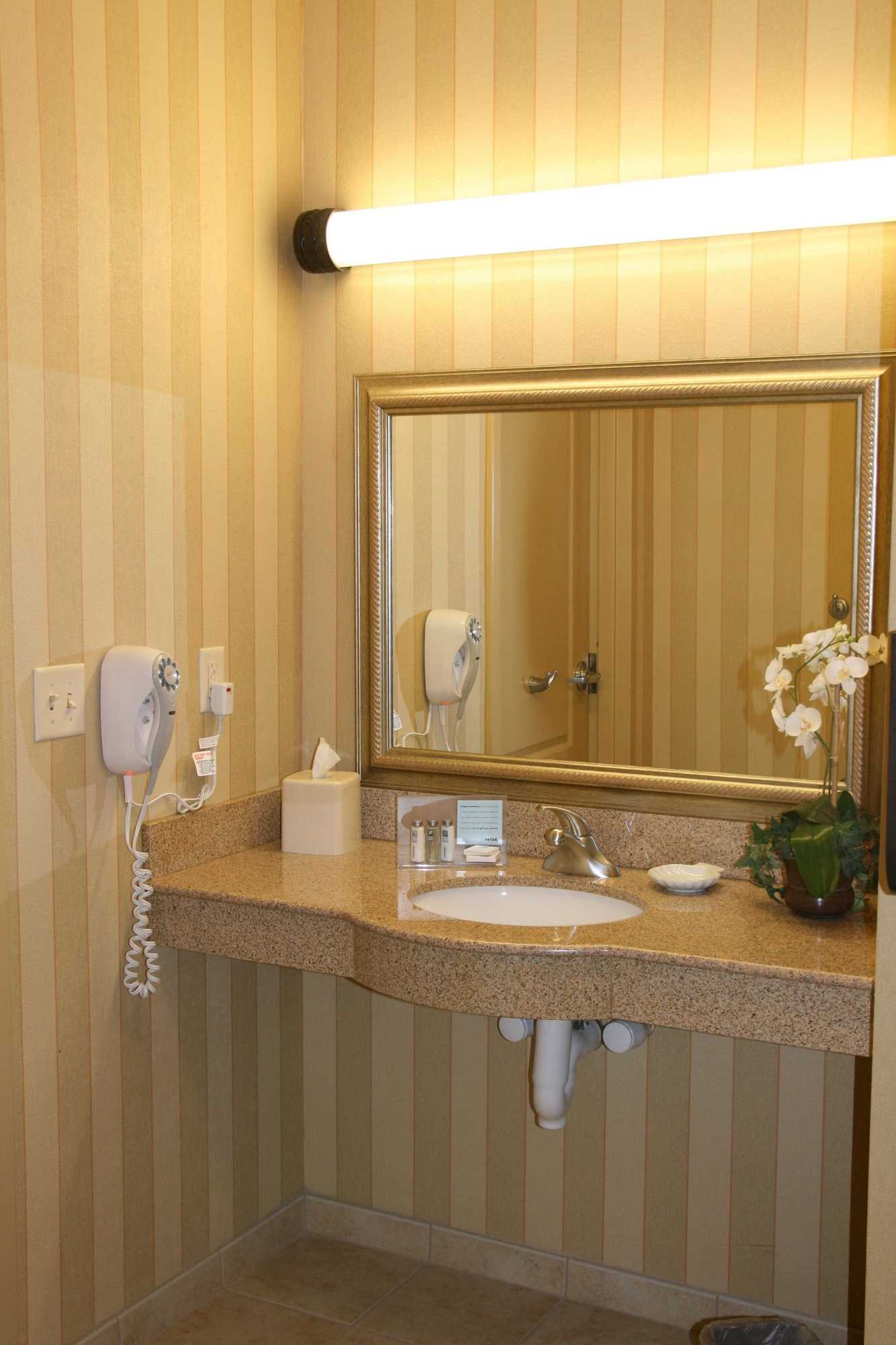 Gift card for Hampton Inn & Suites Chicago/st. Charles Gift card for Hampton Inn & Suites Chicago/st. Charles