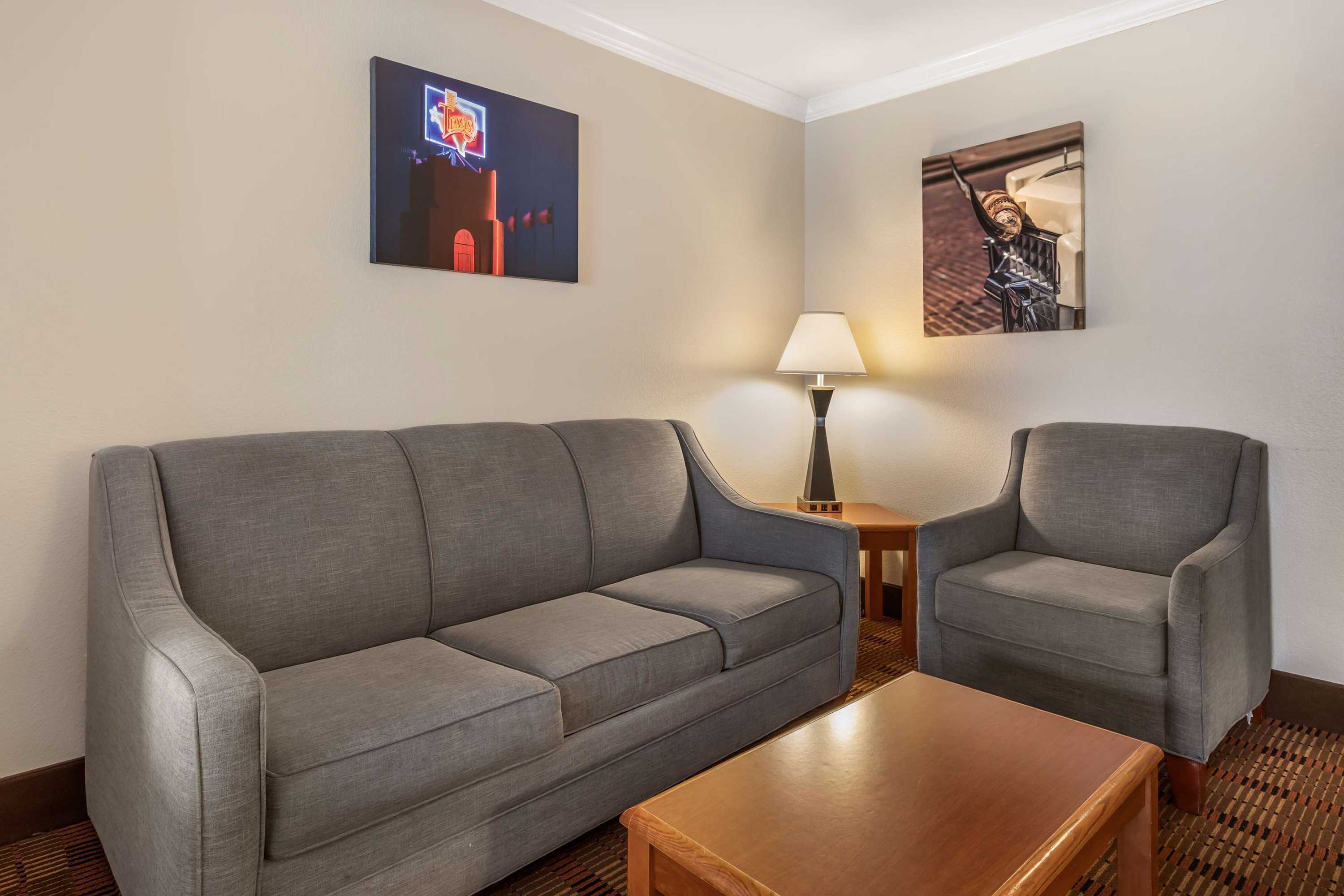 Gift card for Best Western Club House Inn & Suites Gift card for Best Western Club House Inn & Suites