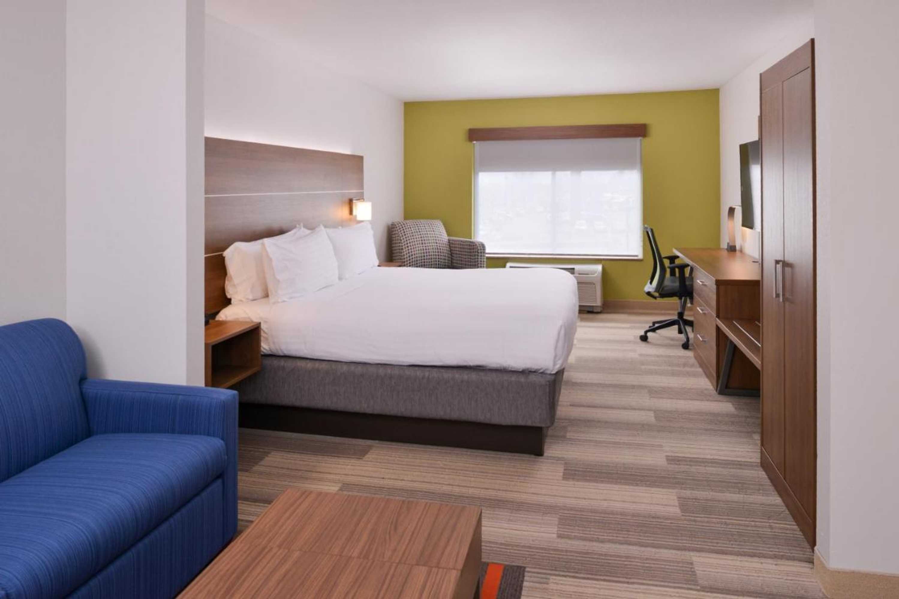 Gift card for Holiday Inn Express & Suites Parkersburg-Mineral Wells by Ihg Gift card for Holiday Inn Express & Suites Parkersburg-Mineral Wells by Ihg