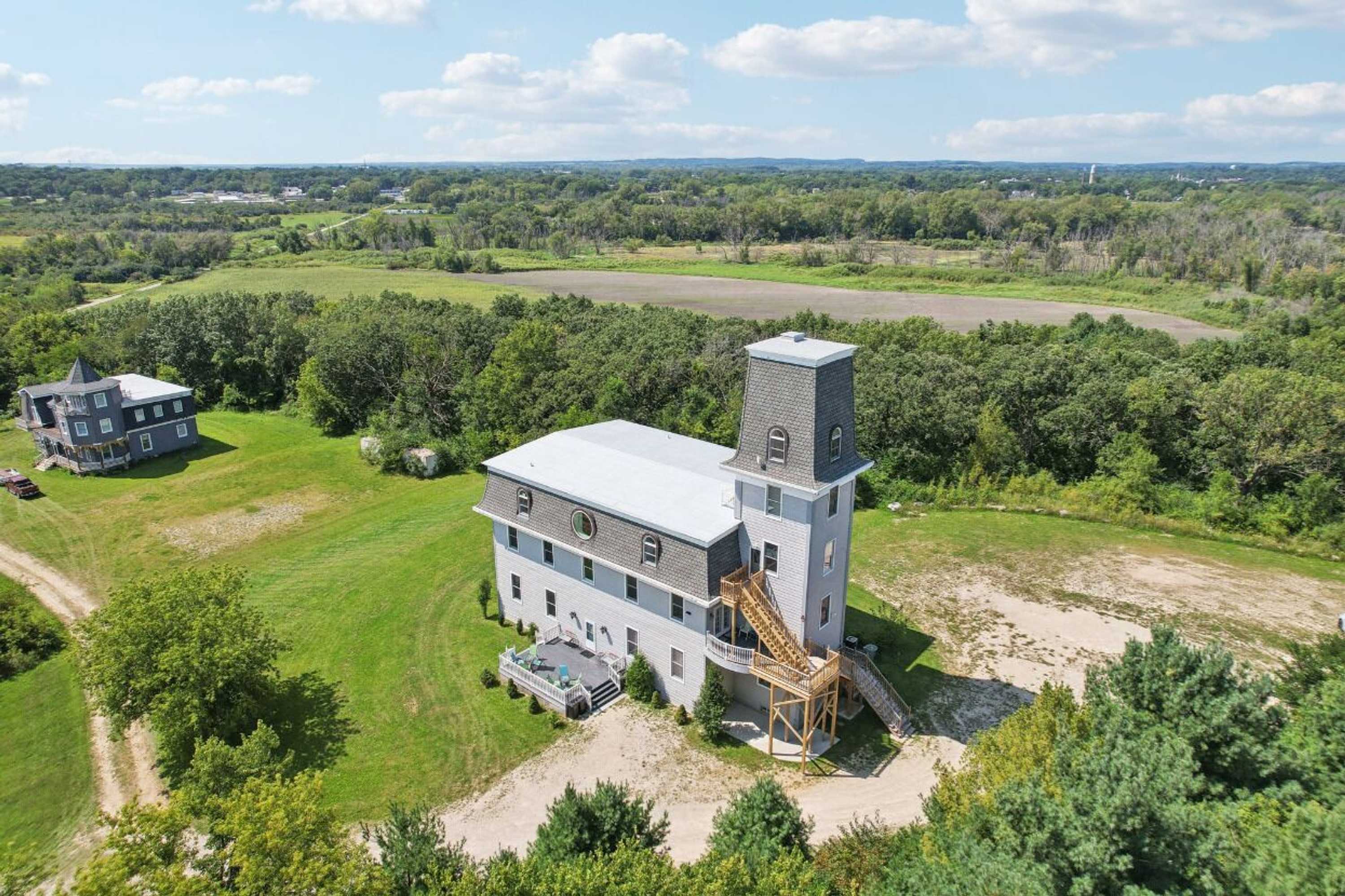 Gift card for The Starlight Tower Ocean Breeze Suite 1 Bedroom Apartment Hotel by Redawning