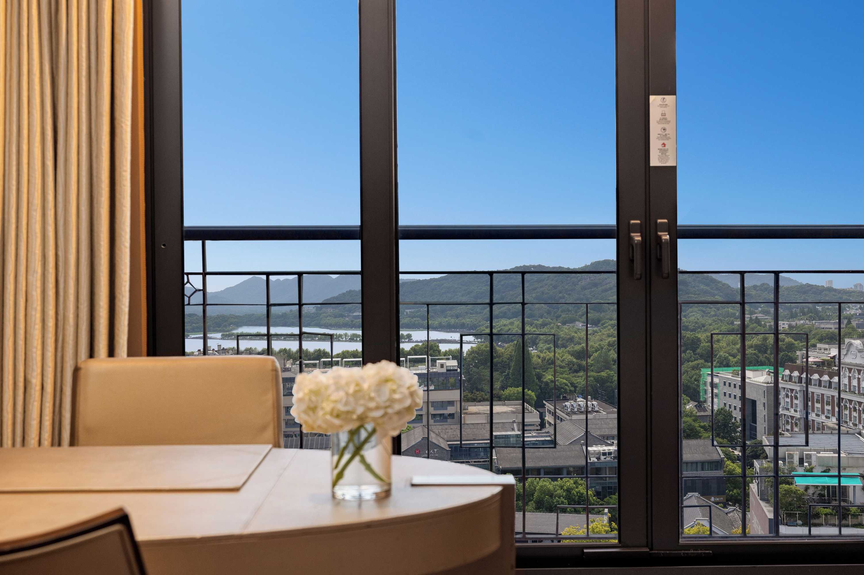 Gift card for Midtown Shangri-La, Hangzhou - Around 5 Minutes Walking Distance to West Lake Gift card for Midtown Shangri-La, Hangzhou - Around 5 Minutes Walking Distance to West Lake