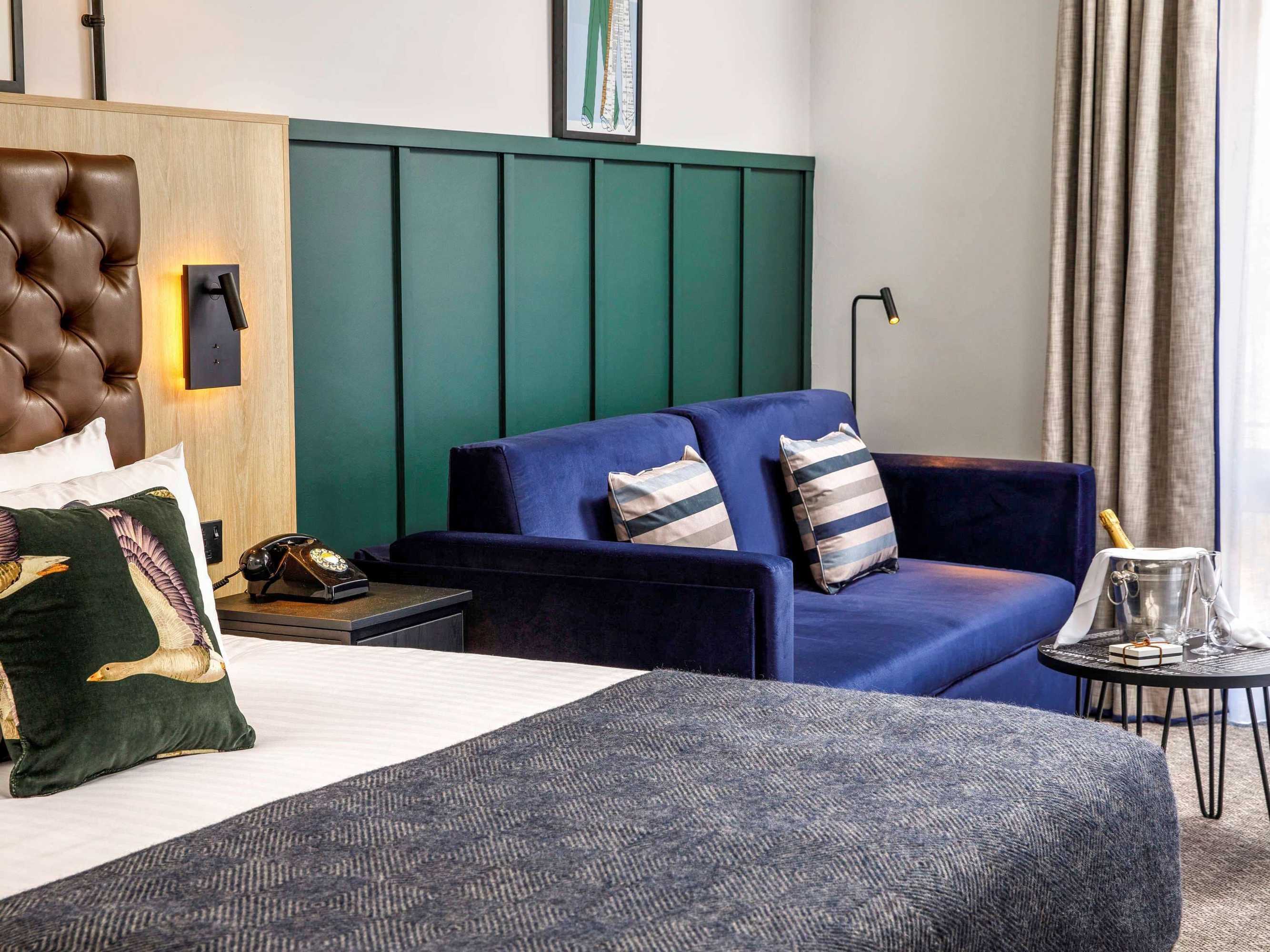 Gift card for Mercure Oxford Hawkwell House Hotel Gift card for Mercure Oxford Hawkwell House Hotel