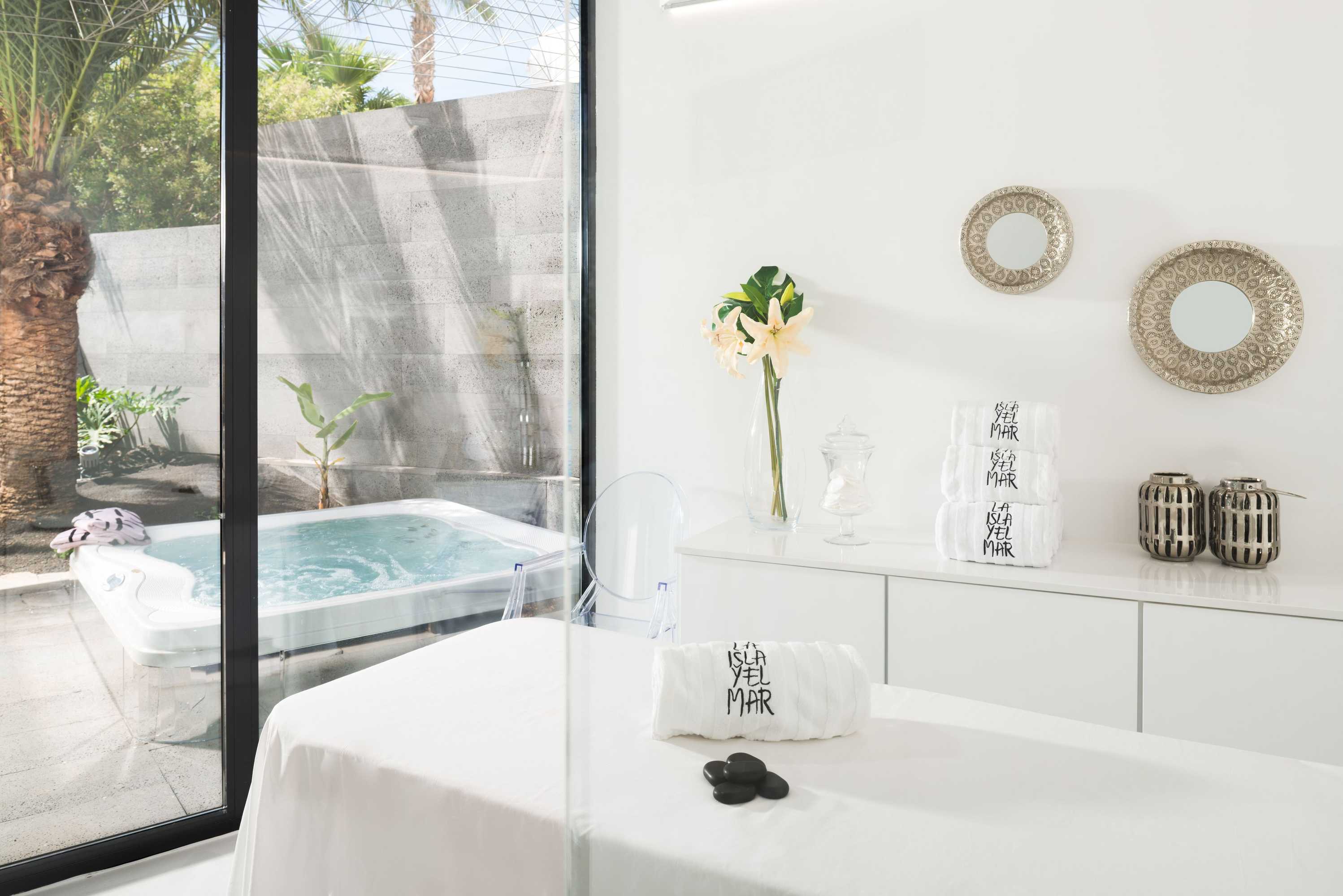 Gift card for La Isla y el Mar Hotel Boutique - Adults Only Gift card for La Isla y el Mar Hotel Boutique - Adults Only
