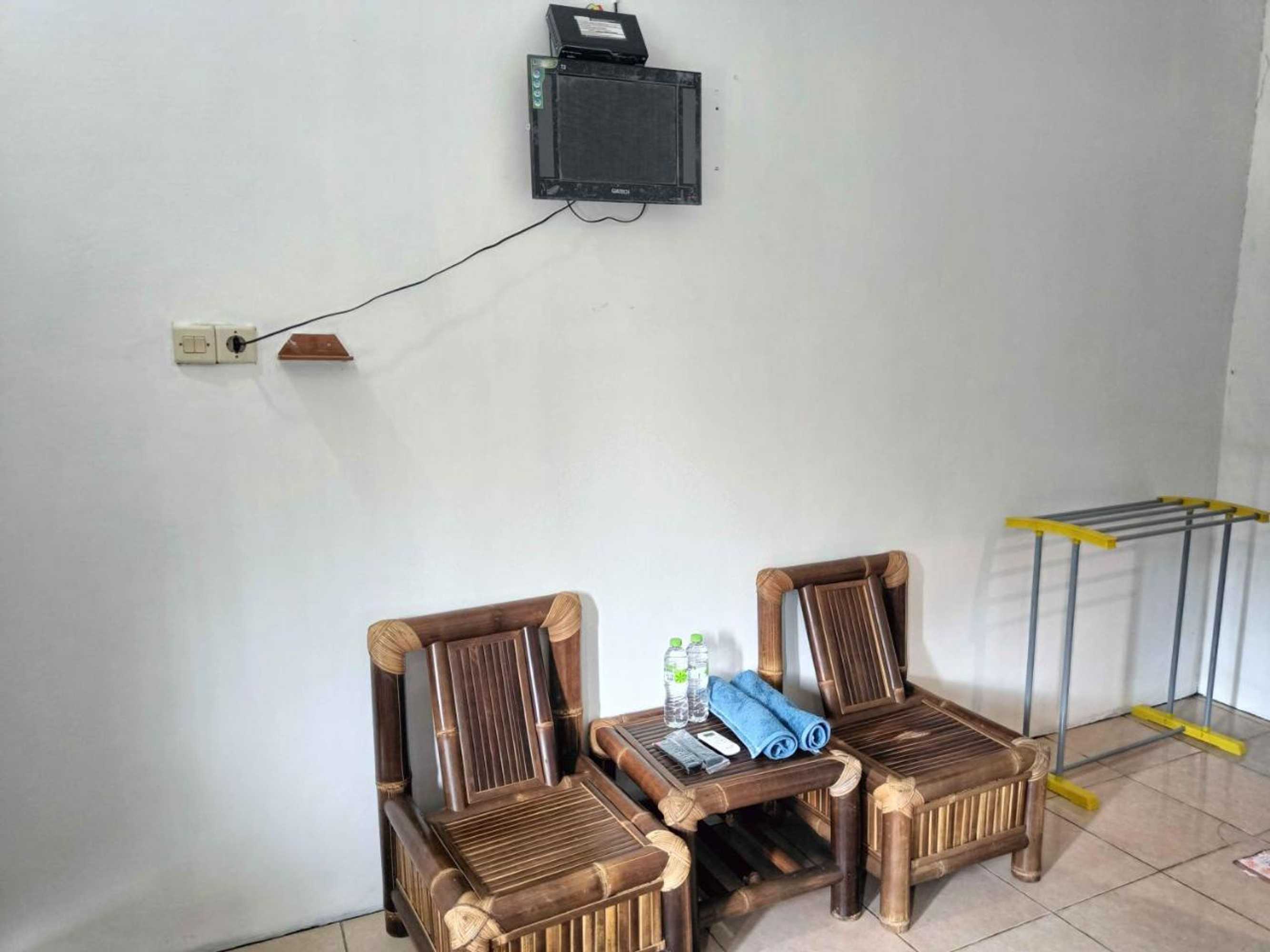 Gift card for Jogo Segoro Homestay Mitra Reddoorz Near Pantai Sundak Gunungkidul Gift card for Jogo Segoro Homestay Mitra Reddoorz Near Pantai Sundak Gunungkidul