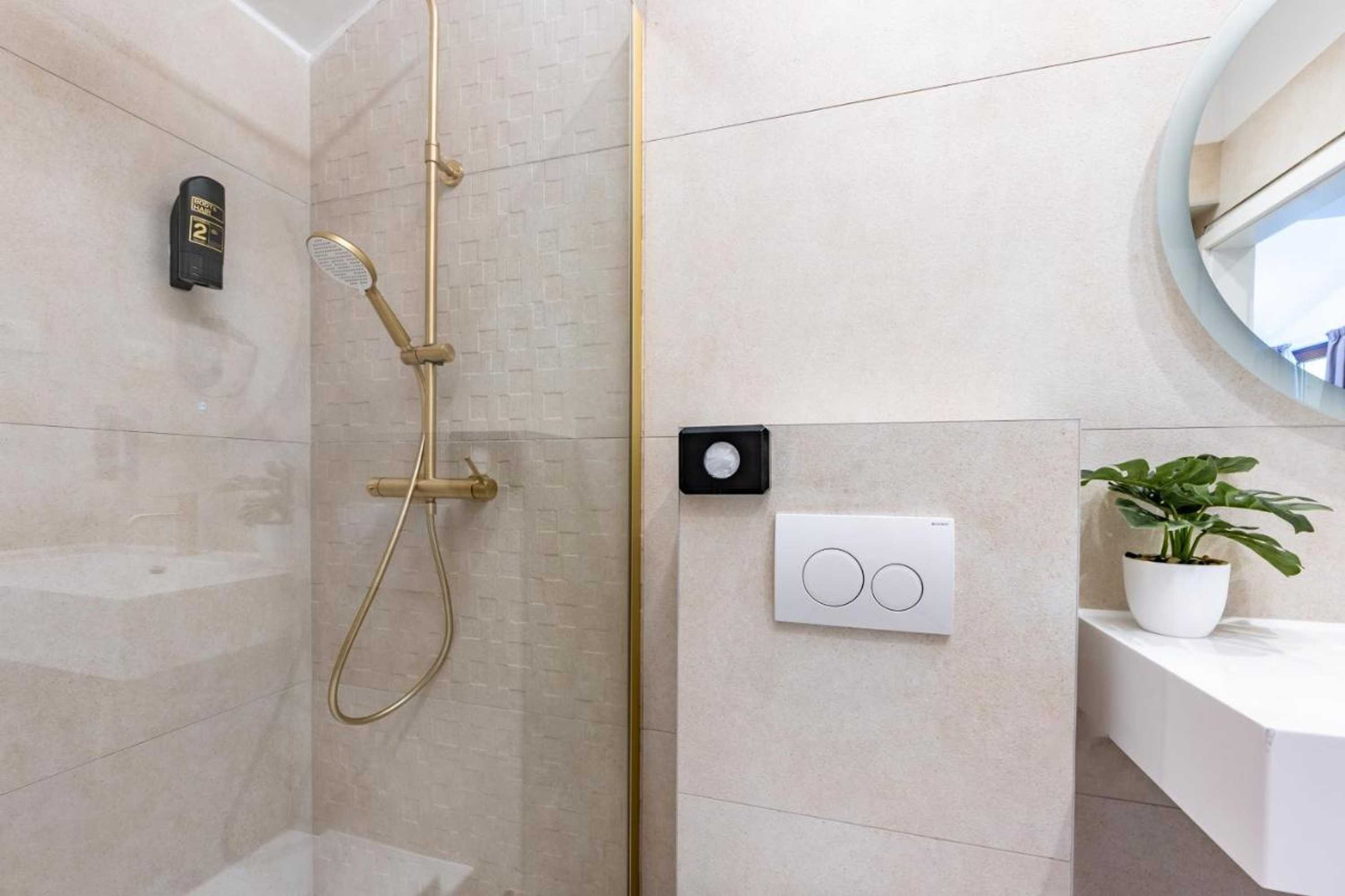 Gift card for Rooms With Free Parking