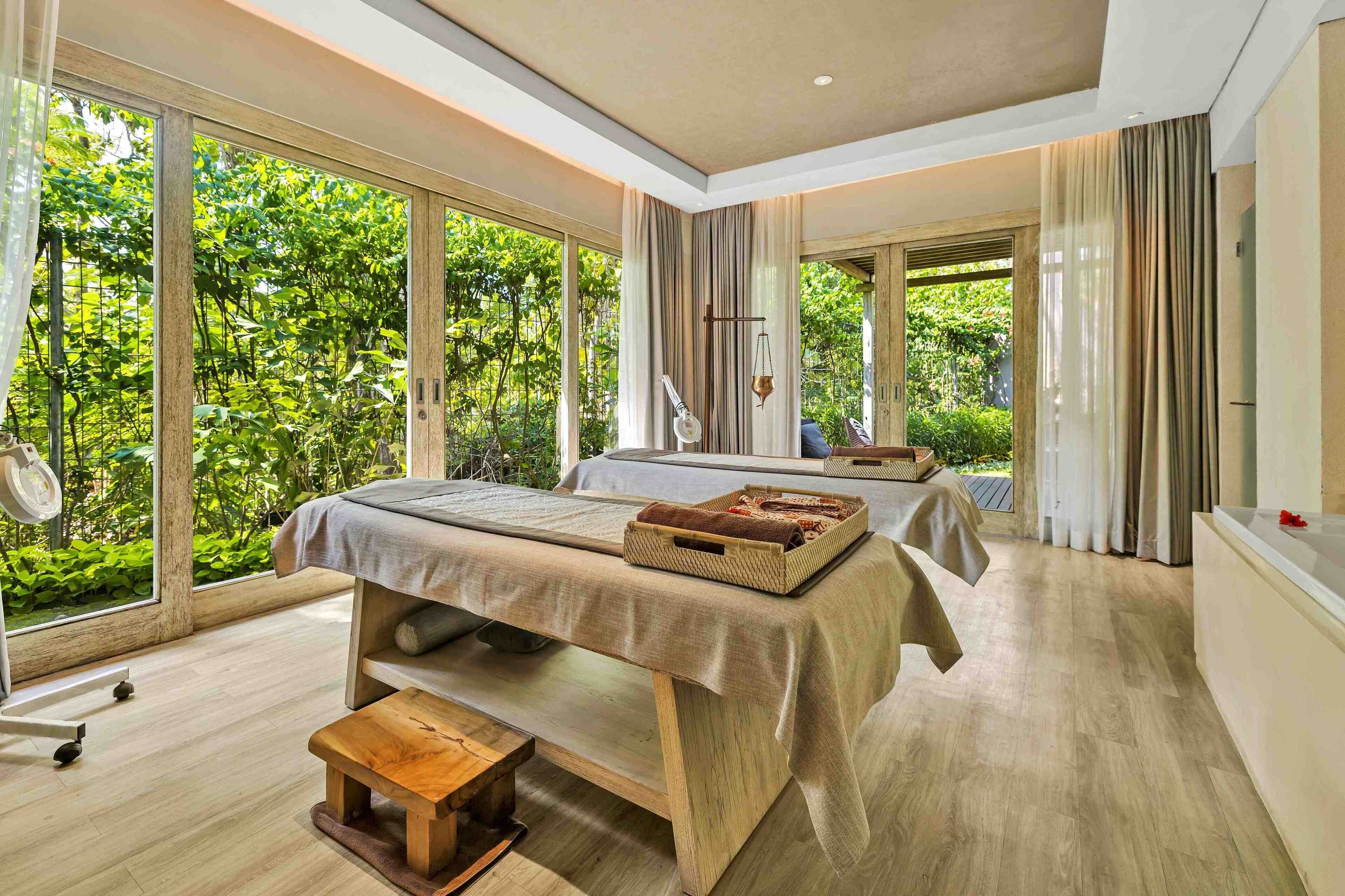 Gift card for Cross Bali Breakers Resort Gift card for Cross Bali Breakers Resort