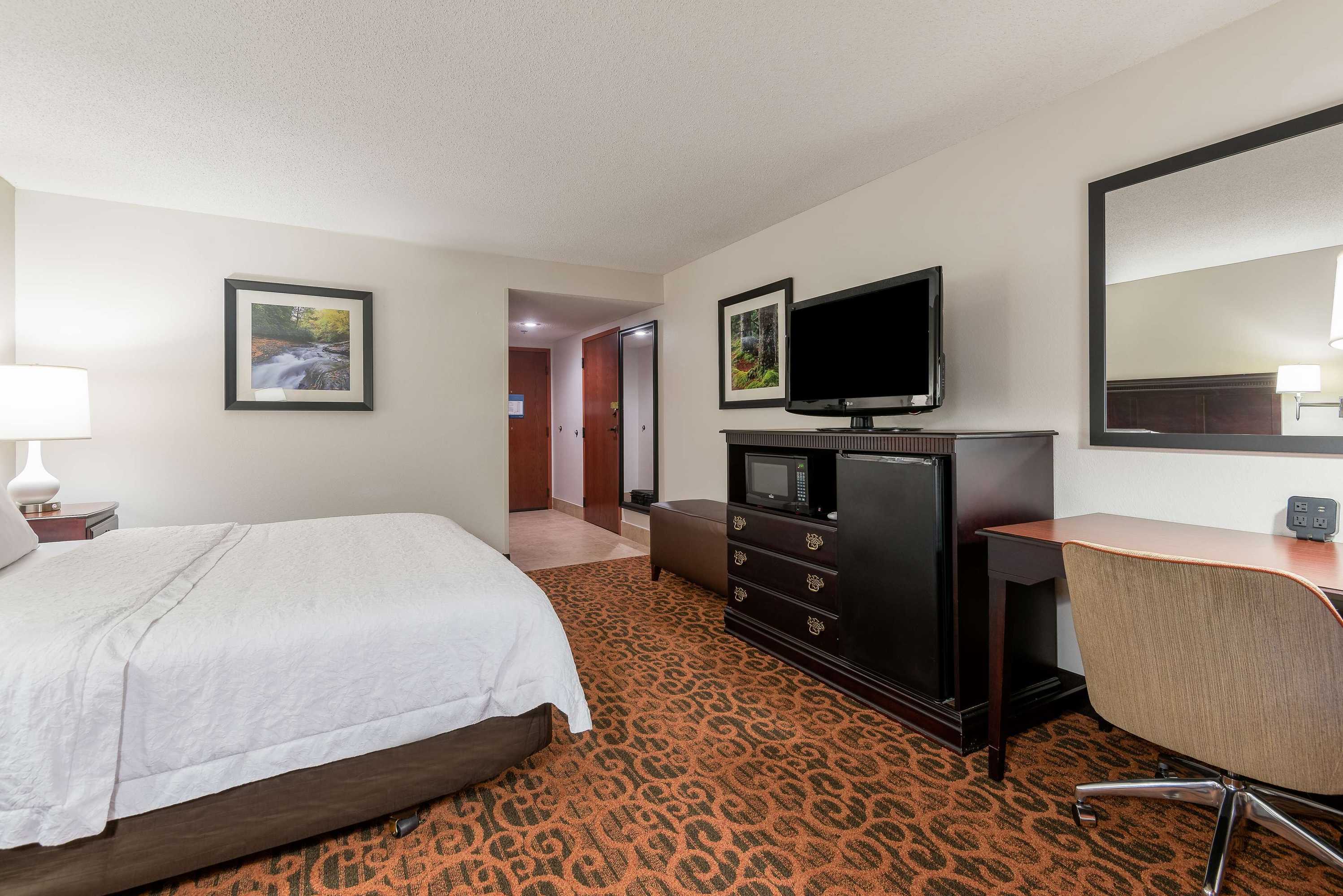 Gift card for Hampton Inn Parkersburg-Mineral Wells Gift card for Hampton Inn Parkersburg-Mineral Wells