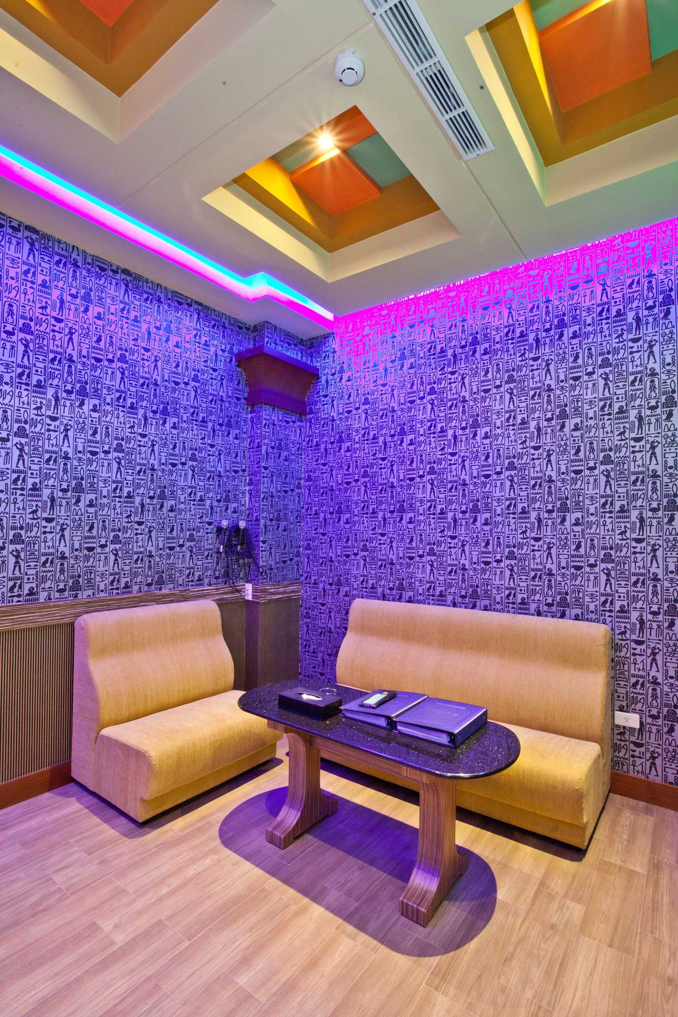 Gift card for Wei Feng Exquisite Hotel Nanzi Branch Gift card for Wei Feng Exquisite Hotel Nanzi Branch