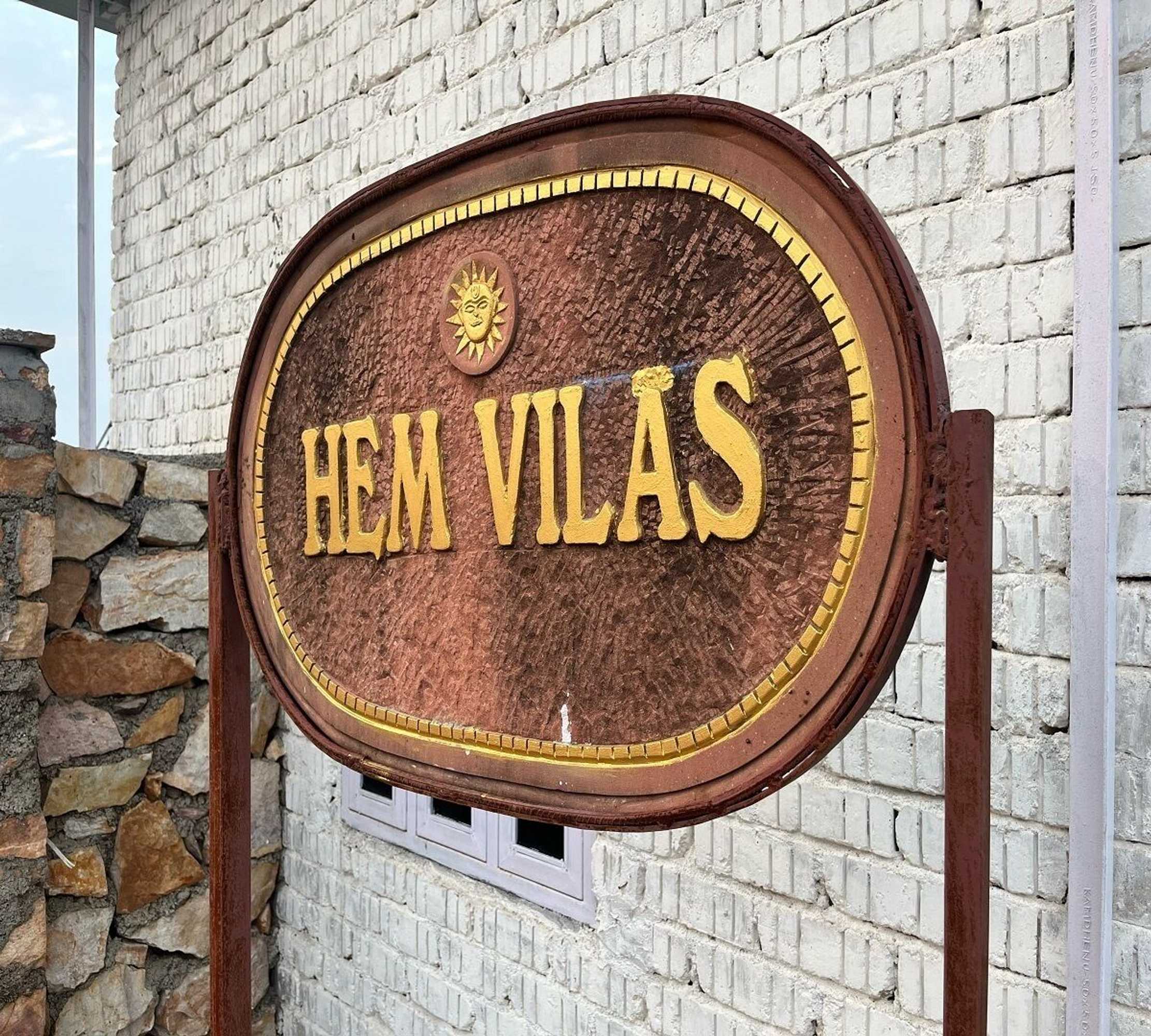 Gift card for The Castle Crown Hem Vilas Resort Gift card for The Castle Crown Hem Vilas Resort