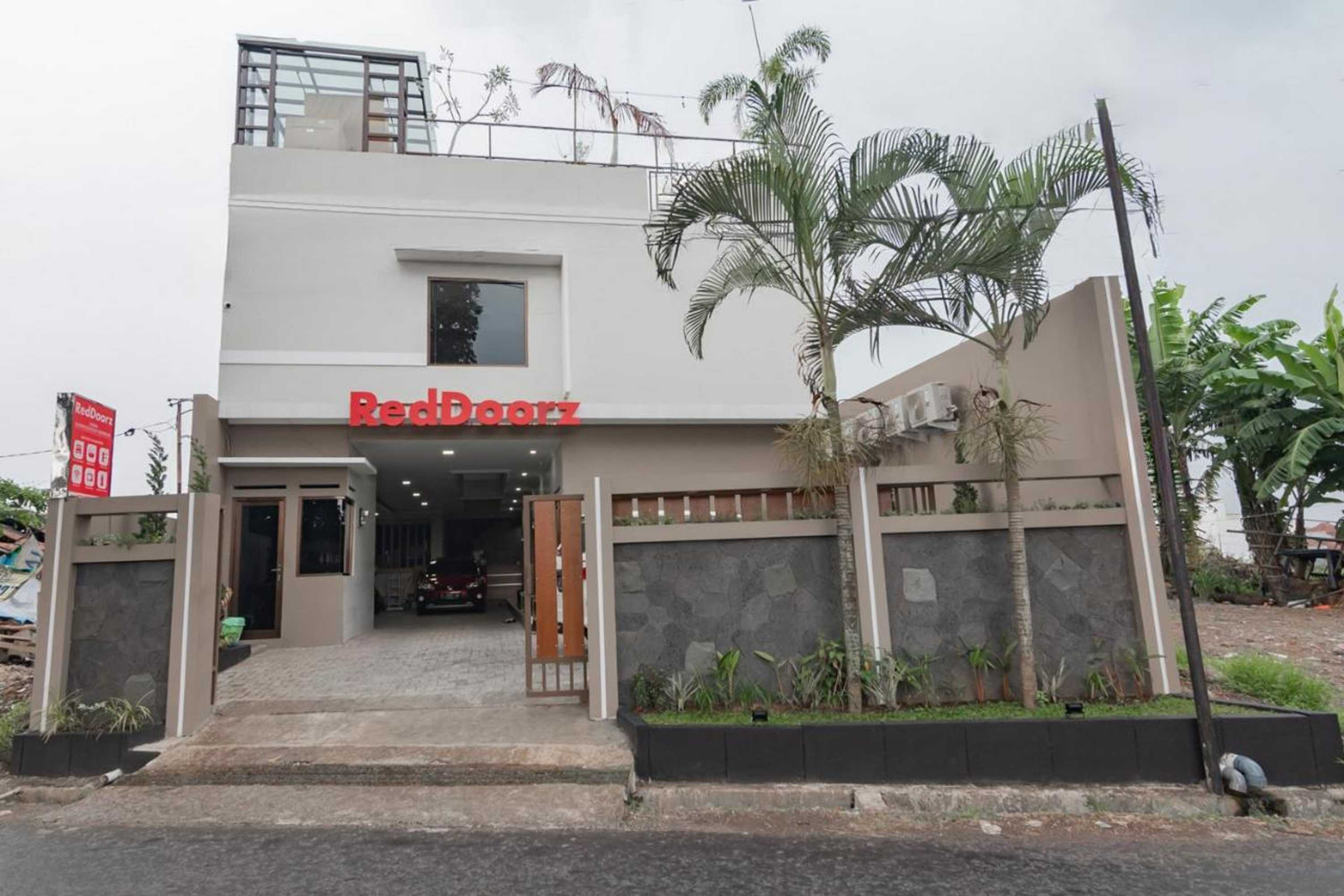 Gift card for Reddoorz Syariah @ Boemi Guesthouse Tasikmalaya Gift card for Reddoorz Syariah @ Boemi Guesthouse Tasikmalaya