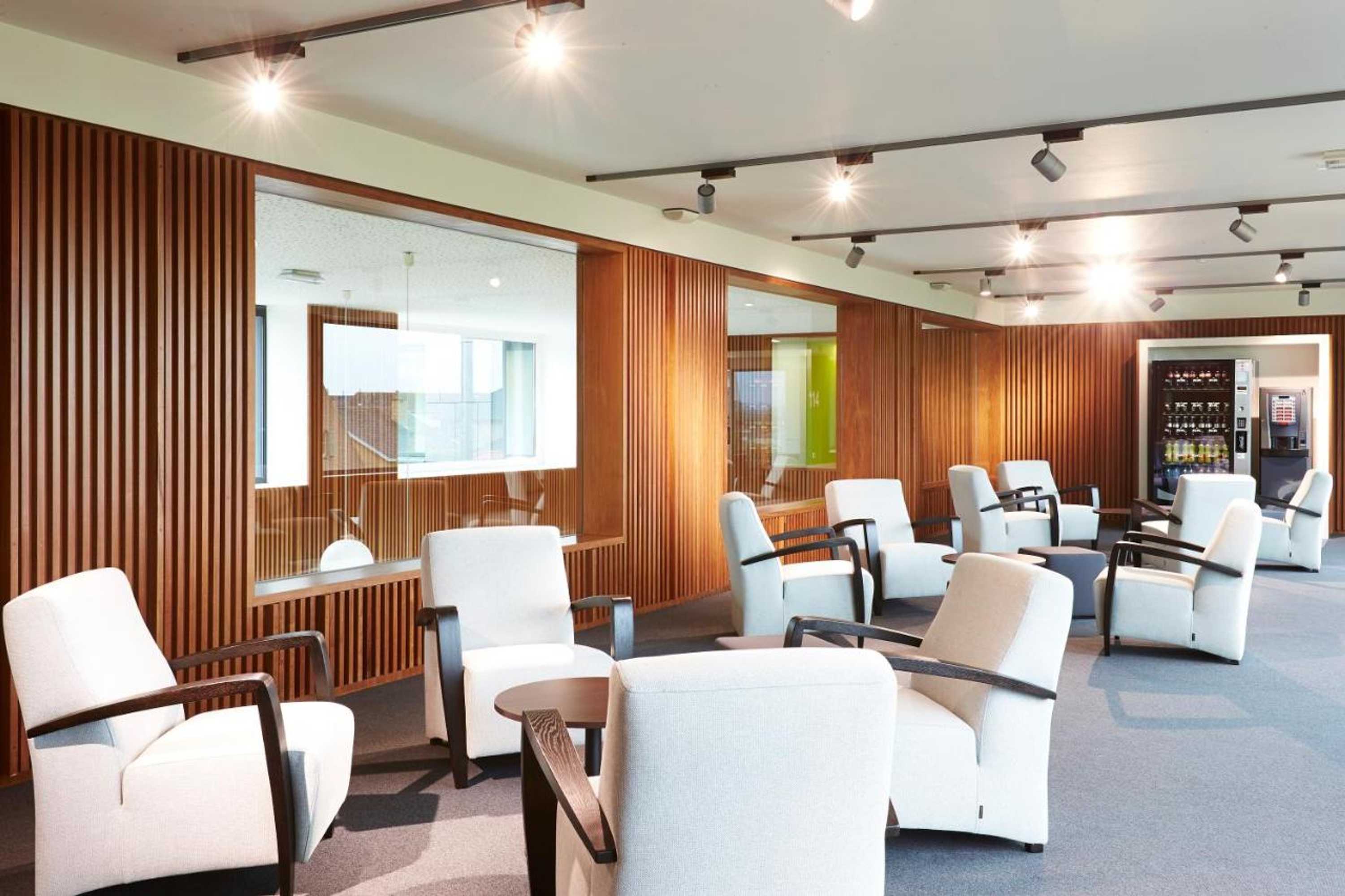Gift card for Hotel Middelpunt - Gratis Parking - Ontbijt Inbegrepen! Nieuwjaarsbrunch op 01-01 Gift card for Hotel Middelpunt - Gratis Parking - Ontbijt Inbegrepen! Nieuwjaarsbrunch op 01-01