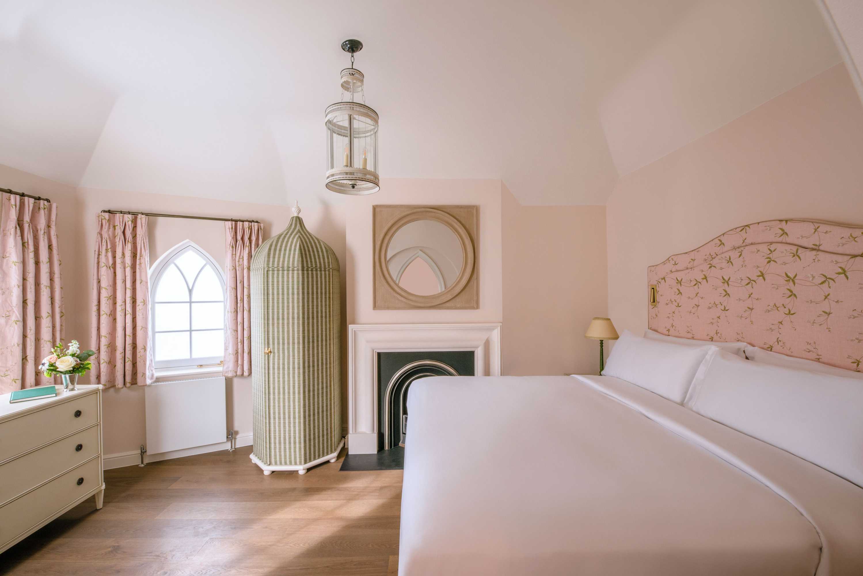 Gift card for 3 Bedroom Luxury Apartment Main Street Cashel Tipperary Gift card for 3 Bedroom Luxury Apartment Main Street Cashel Tipperary