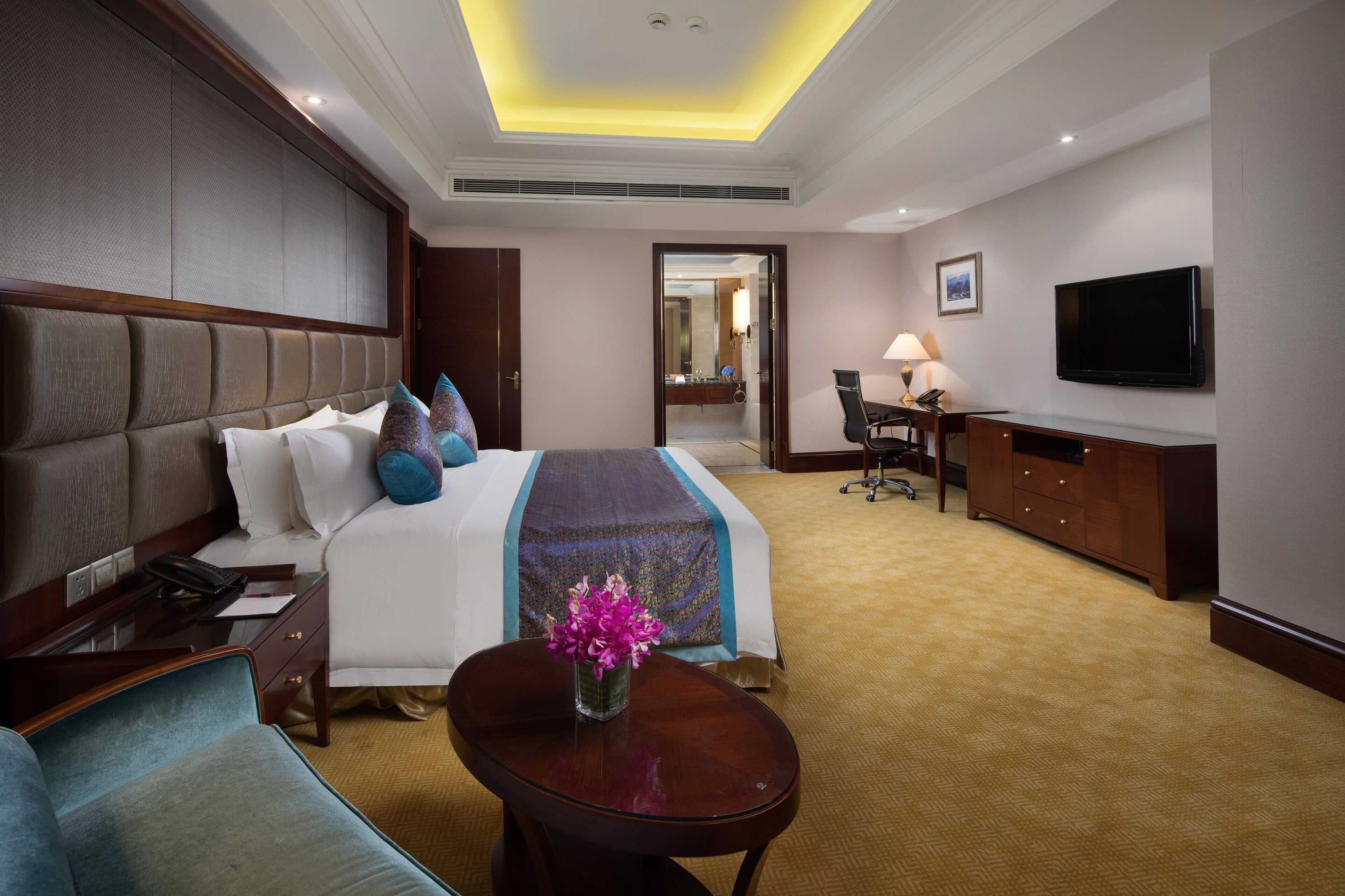 Gift card for Crowne Plaza Deqing Moganshan by Ihg Gift card for Crowne Plaza Deqing Moganshan by Ihg