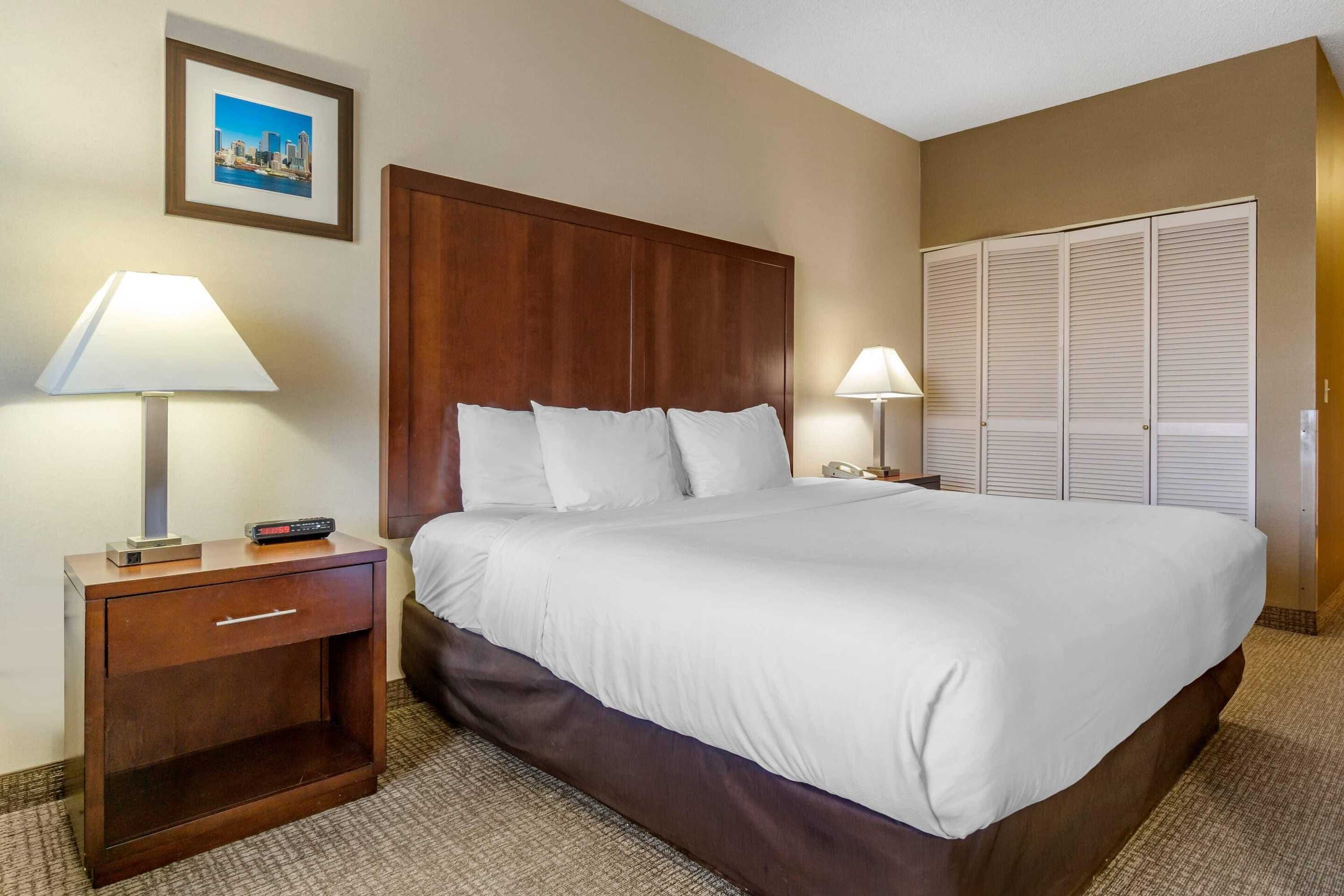 Gift card for Comfort Inn & Suites Seattle North