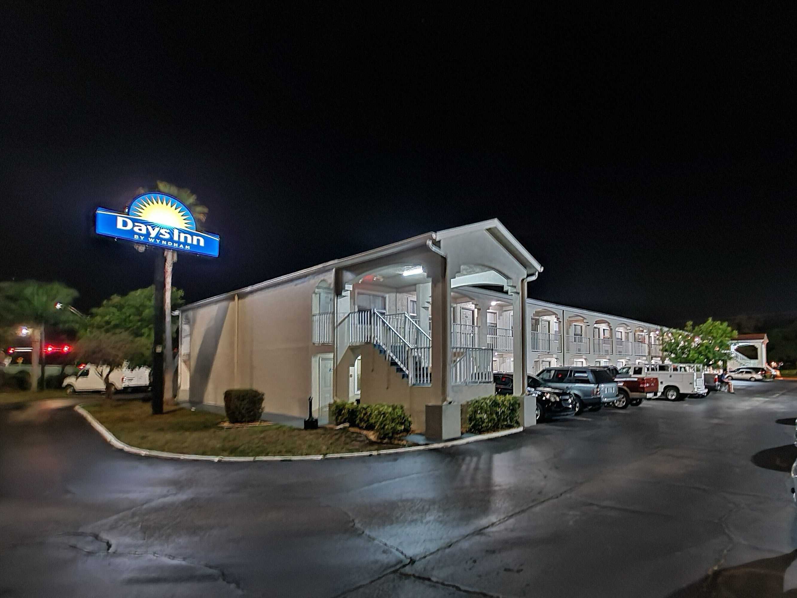 Gift card for Days Inn by Wyndham Bradenton I-75 Gift card for Days Inn by Wyndham Bradenton I-75