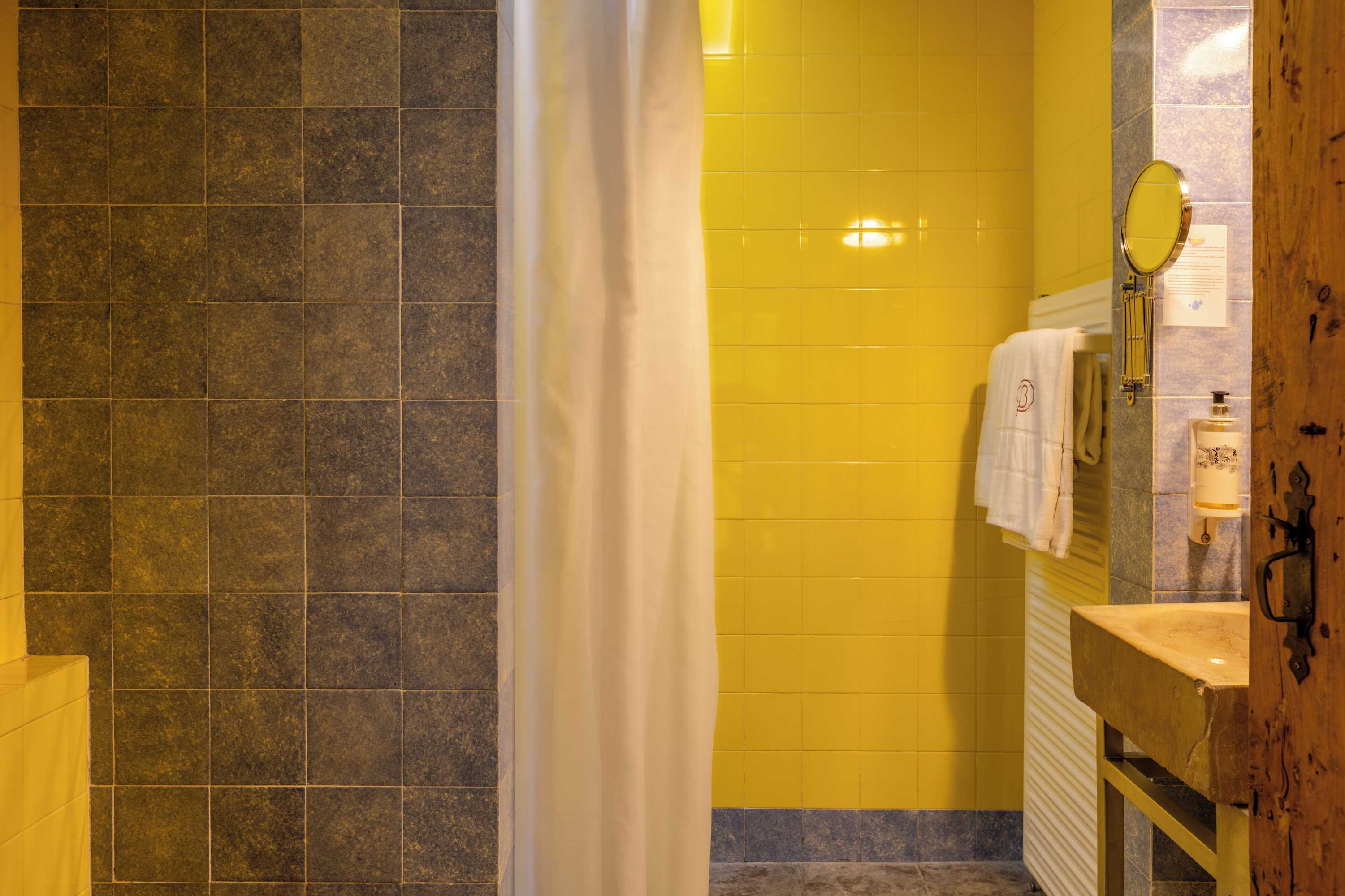 Gift card for Quinta do Barrieiro - Art Selection by Maria Leal da Costa