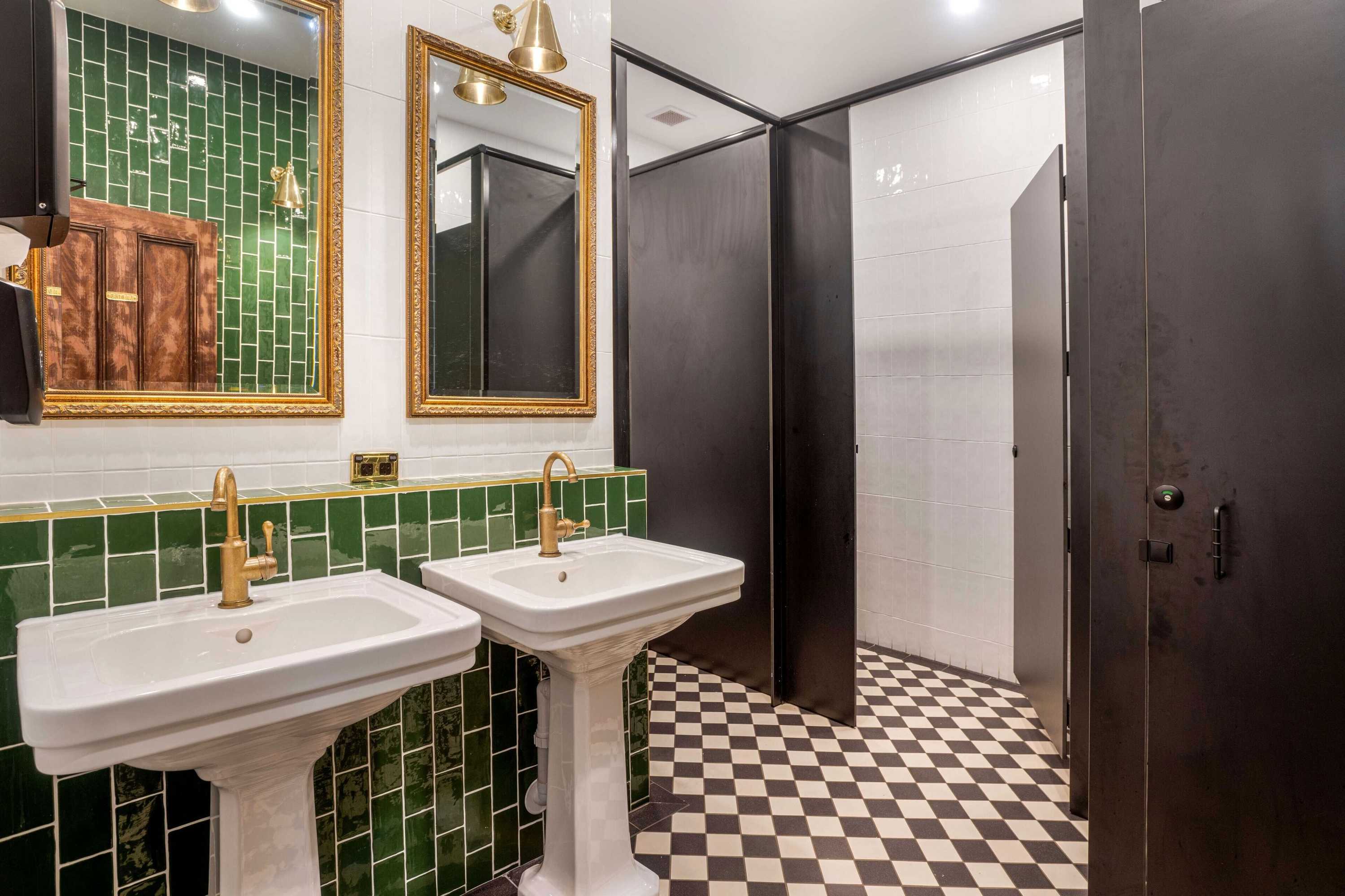 Gift card for Metropolitan Hotel Orange Gift card for Metropolitan Hotel Orange