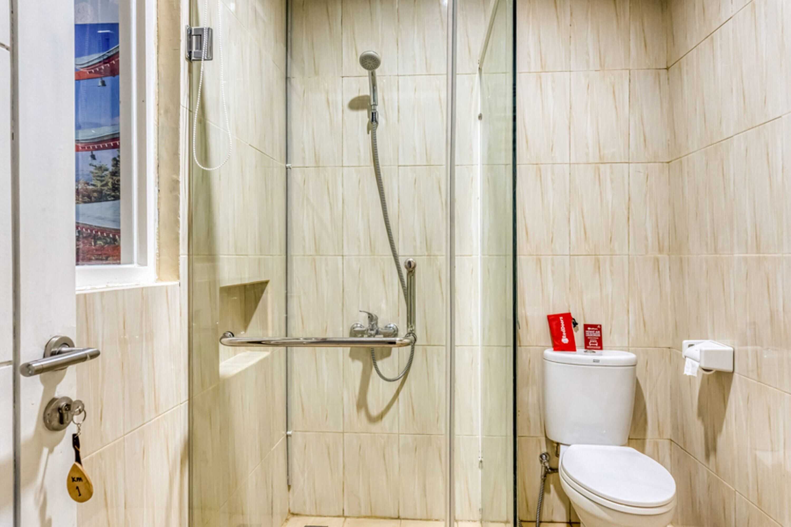 Gift card for Reddoorz Near Sindu Kusuma Edupark 2