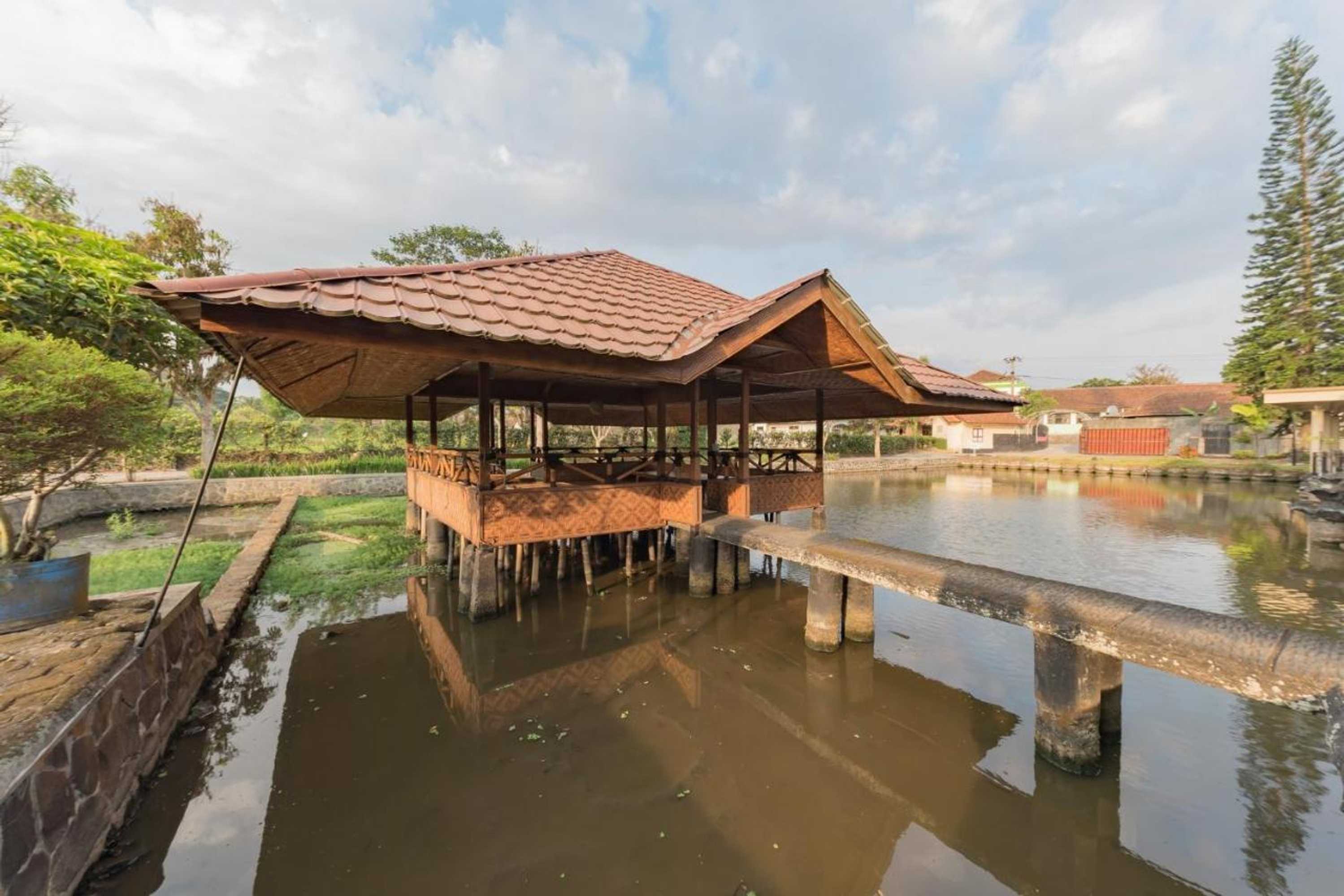 Gift card for Bumi Eyang Enin Homestay Syariah by Oyo Rooms