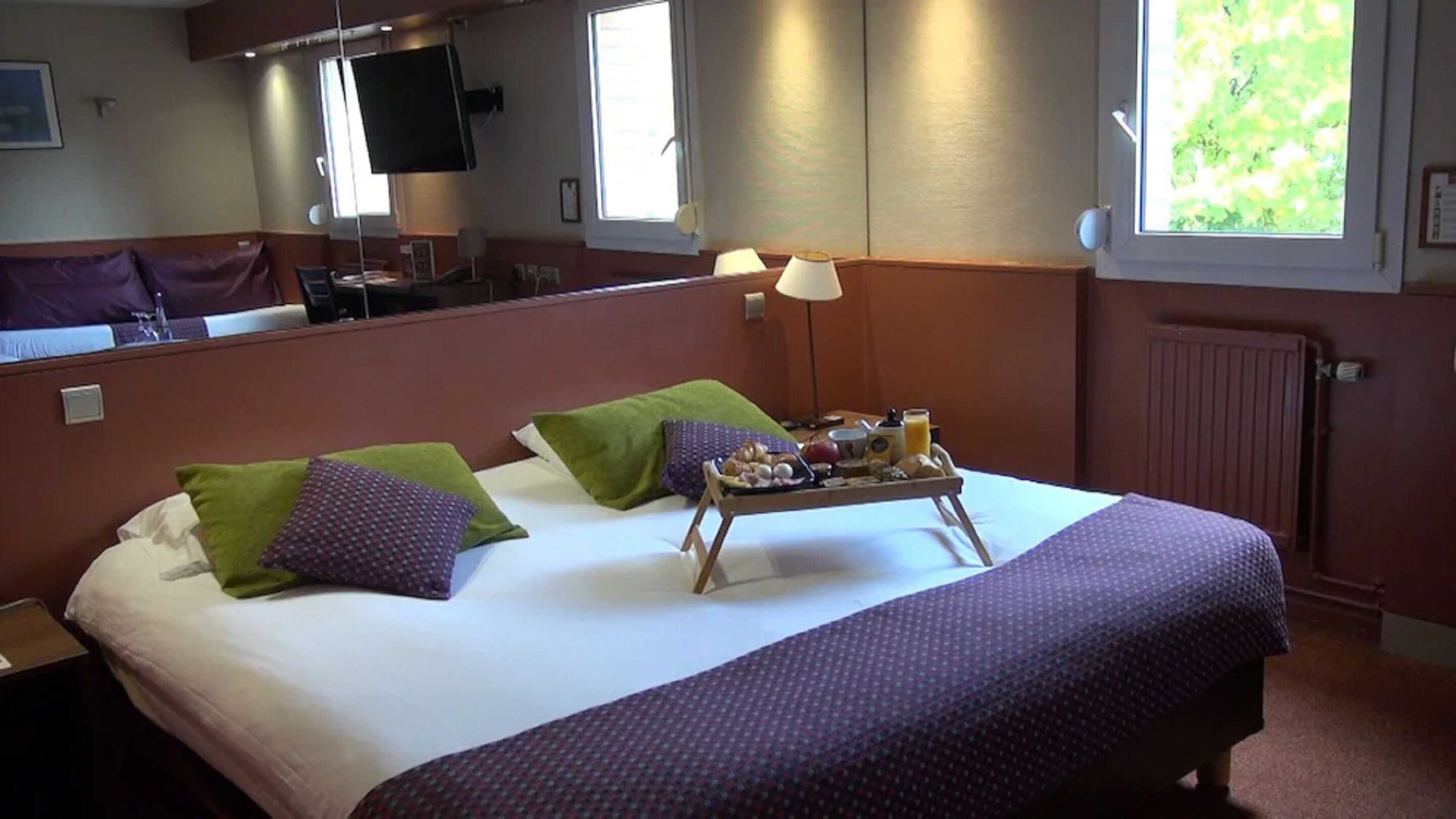 Gift card for The Originals City, Hôtel Ascotel, Lille Est Grand Stade Gift card for The Originals City, Hôtel Ascotel, Lille Est Grand Stade