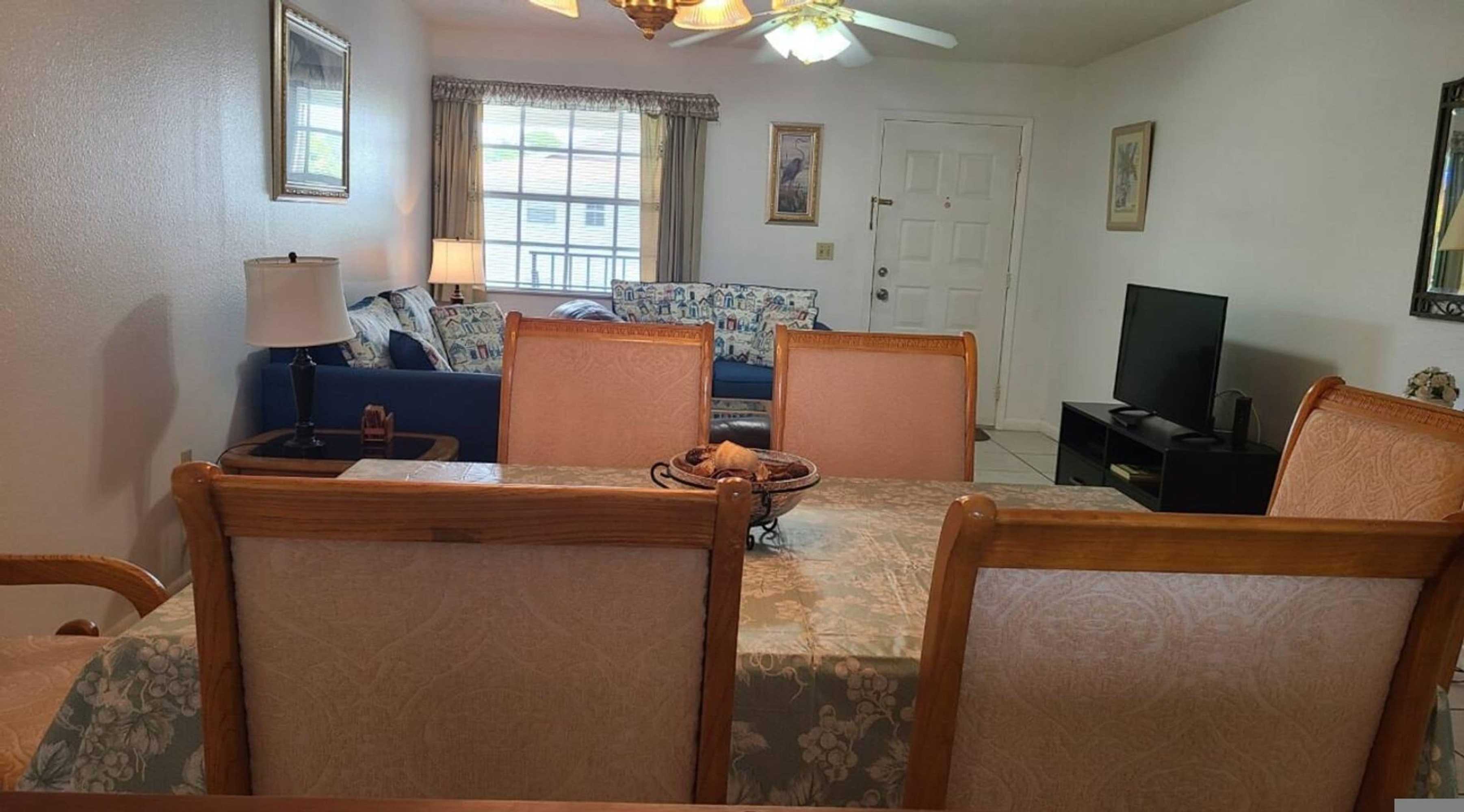 Gift card for Palm Manor Resort - Unit 6-203 Gift card for Palm Manor Resort - Unit 6-203
