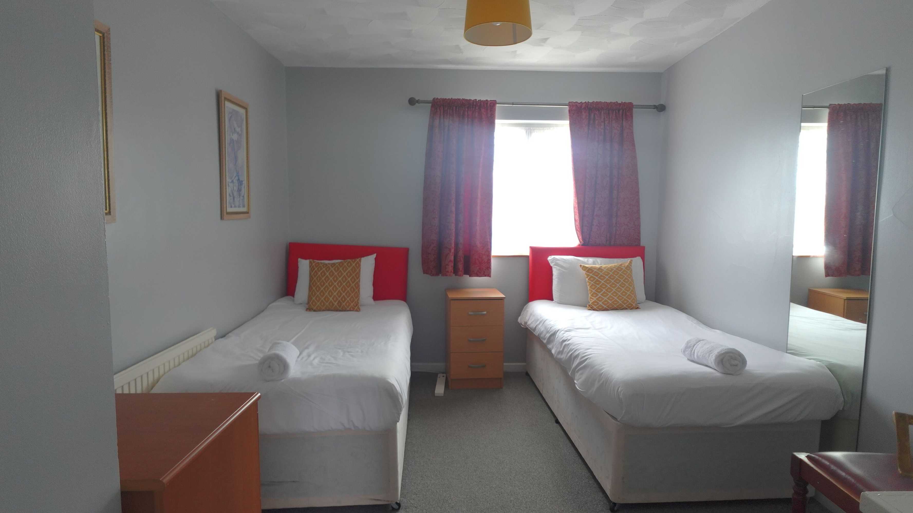 Gift card for Eddiwick House - Huku Kwetu Dunstable -Spacious 4 Bedroom House Gift card for Eddiwick House - Huku Kwetu Dunstable -Spacious 4 Bedroom House