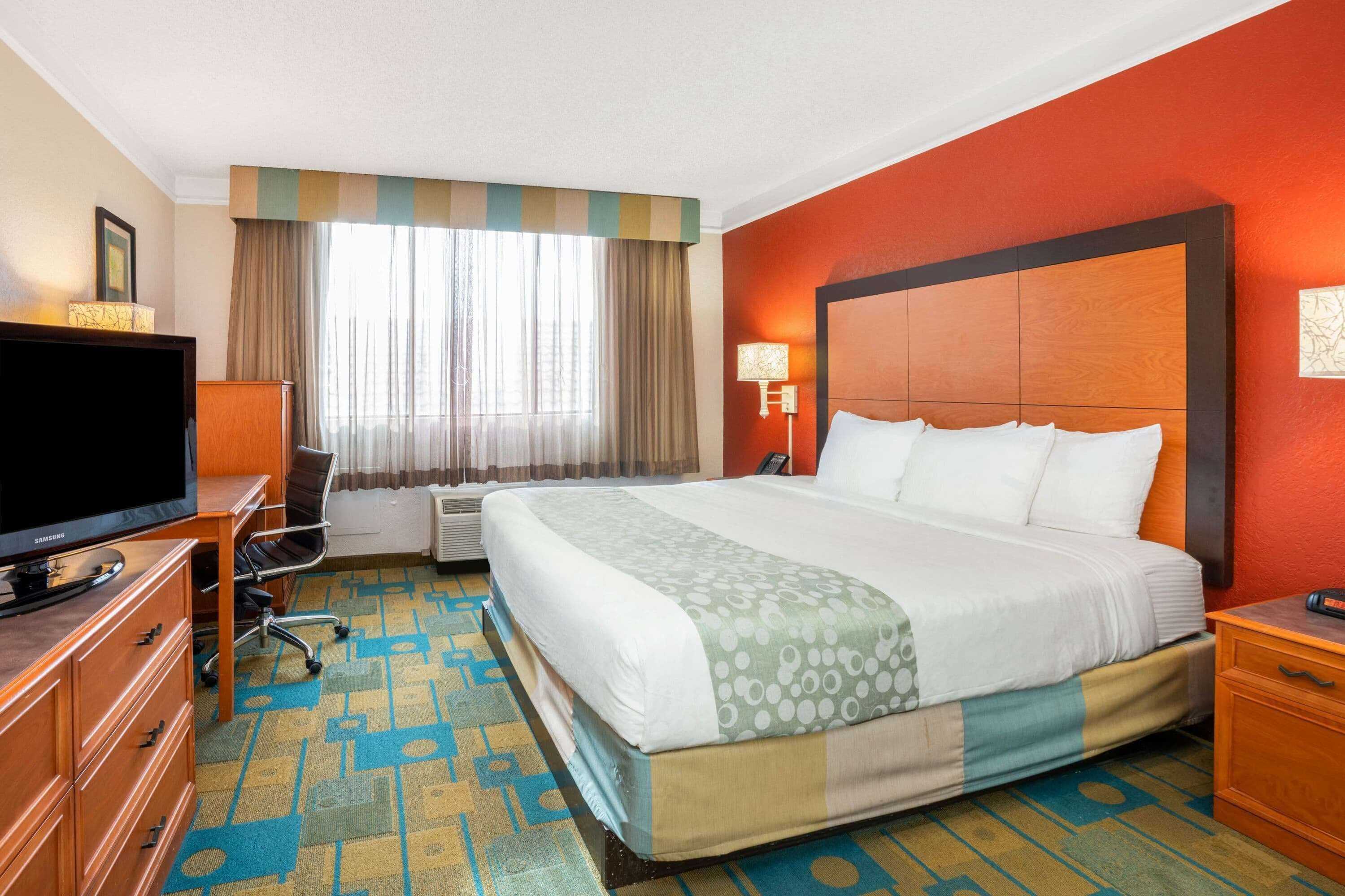 Gift card for La Quinta Inn & Suites by Wyndham Seattle Sea-Tac Airport Gift card for La Quinta Inn & Suites by Wyndham Seattle Sea-Tac Airport