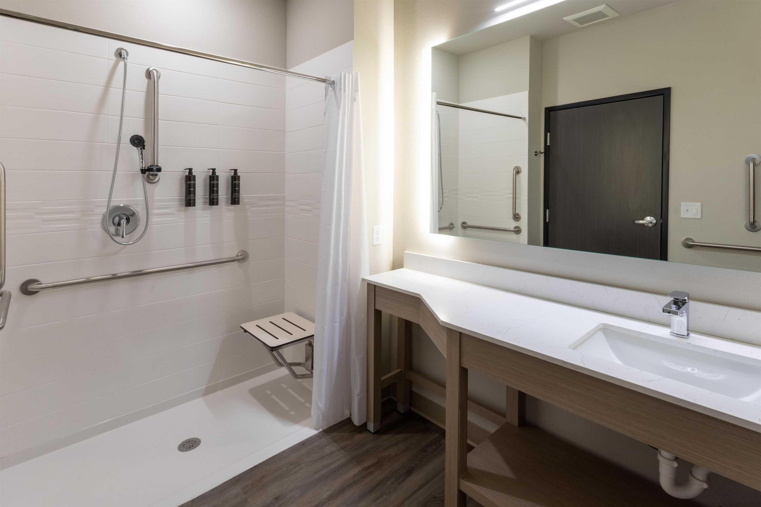 Gift card for Grandstay Hotel & Suites Kaukauna