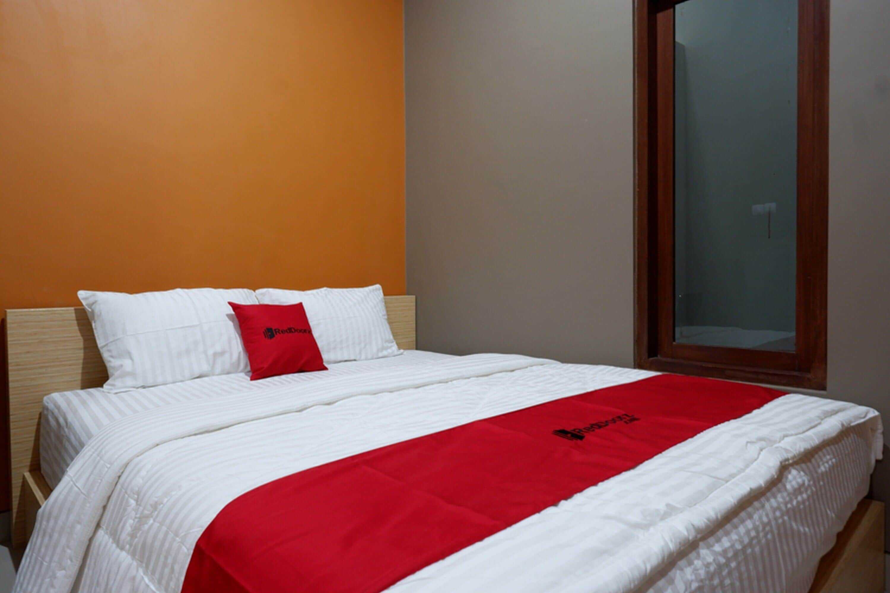 Gift card for Reddoorz Syariah Near Stasiun Tegal Gift card for Reddoorz Syariah Near Stasiun Tegal