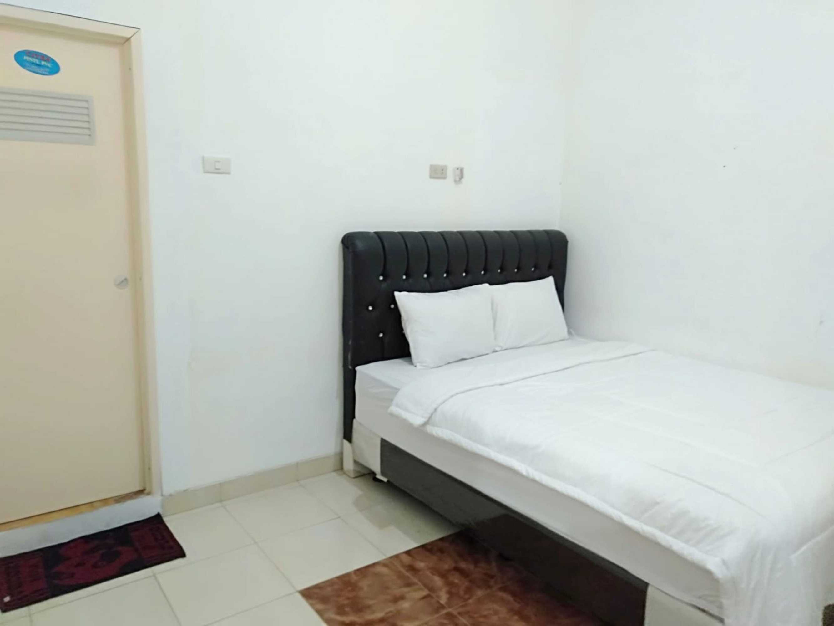 Gift card for Oyo 92596 Al-Razzaq Guest House Gift card for Oyo 92596 Al-Razzaq Guest House