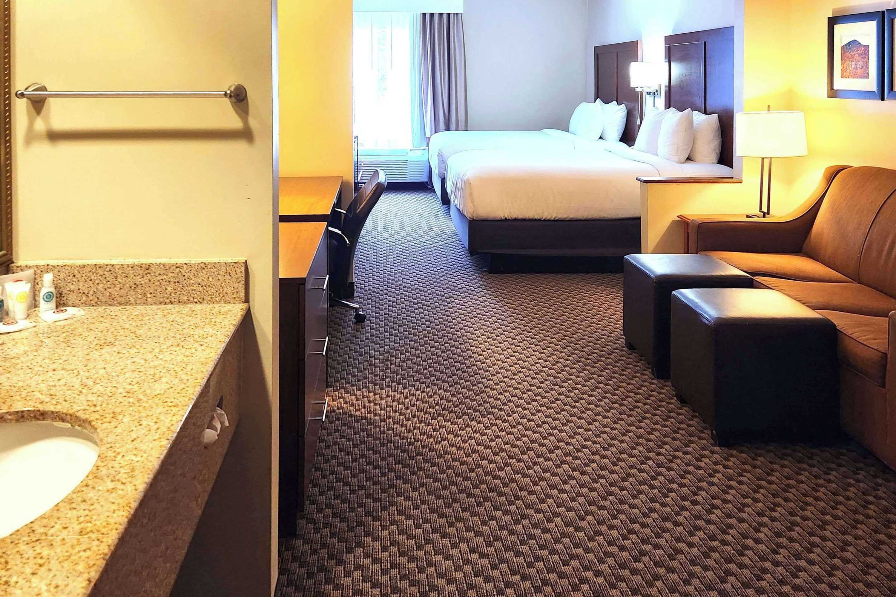 Gift card for Comfort Inn & Suites Mount Pocono Gift card for Comfort Inn & Suites Mount Pocono