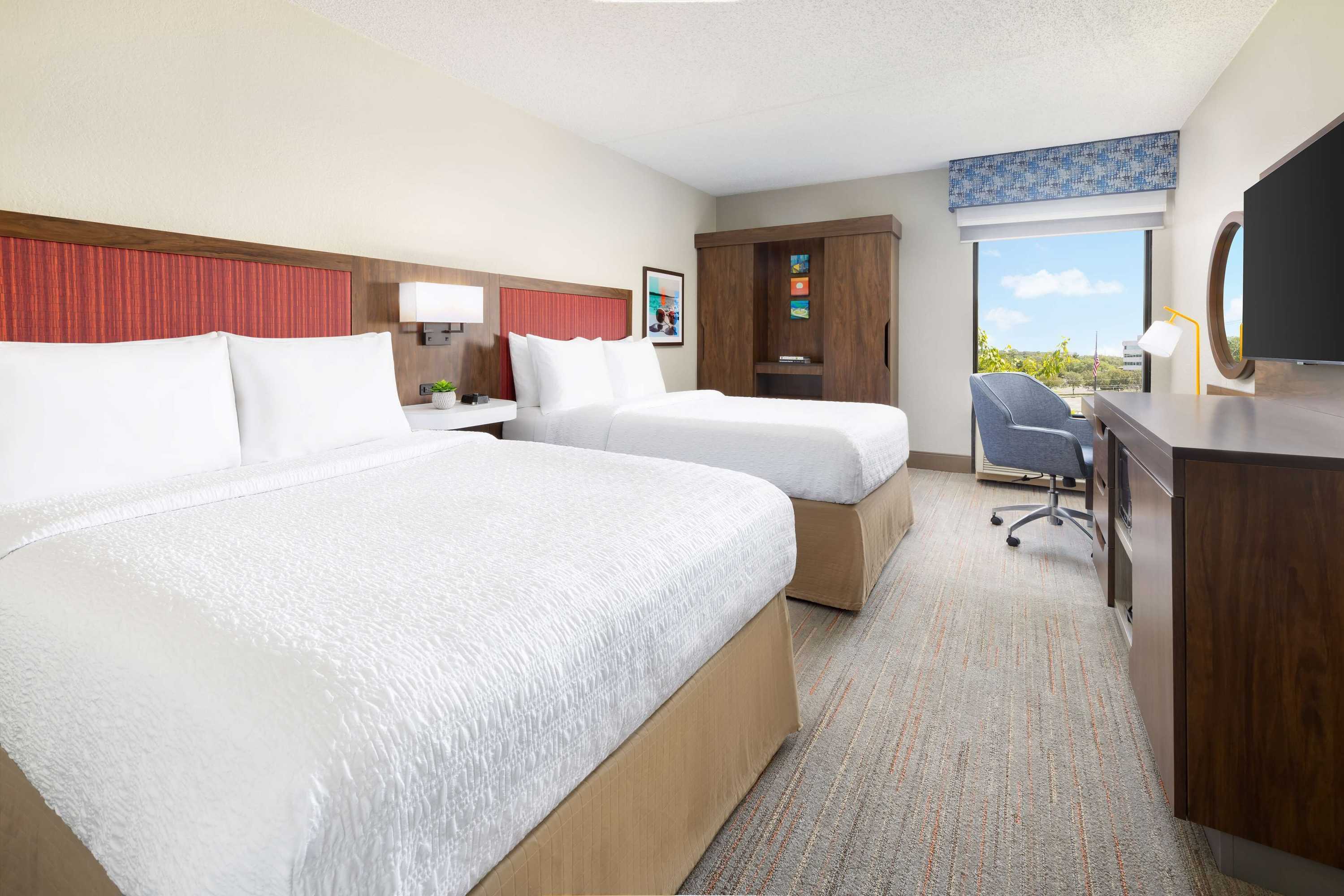 Gift card for Hampton Inn Long Island/islandia Gift card for Hampton Inn Long Island/islandia