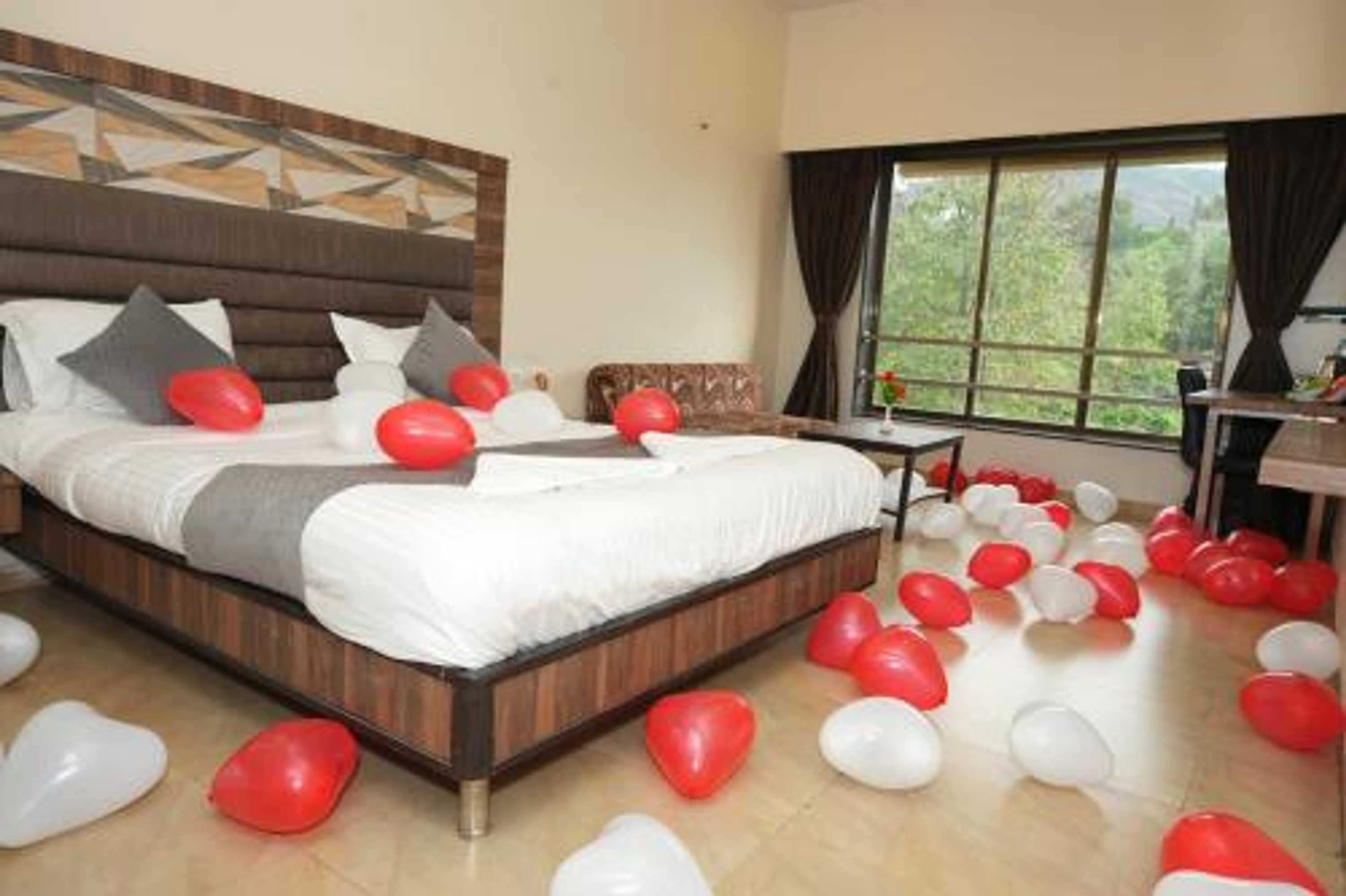 Gift card for Hotel Lalit Inn Gift card for Hotel Lalit Inn
