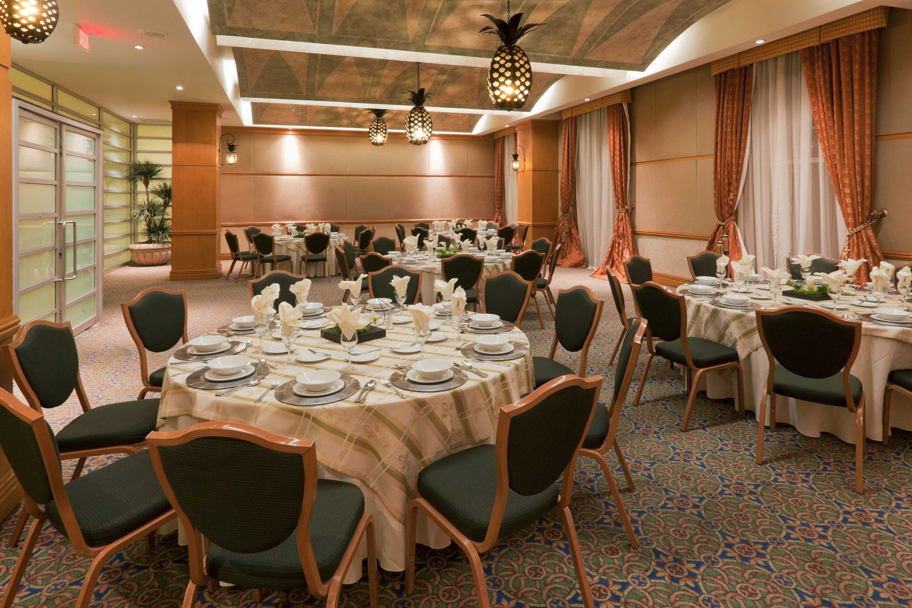 Gift card for Crowne Plaza Torreon by Ihg Gift card for Crowne Plaza Torreon by Ihg