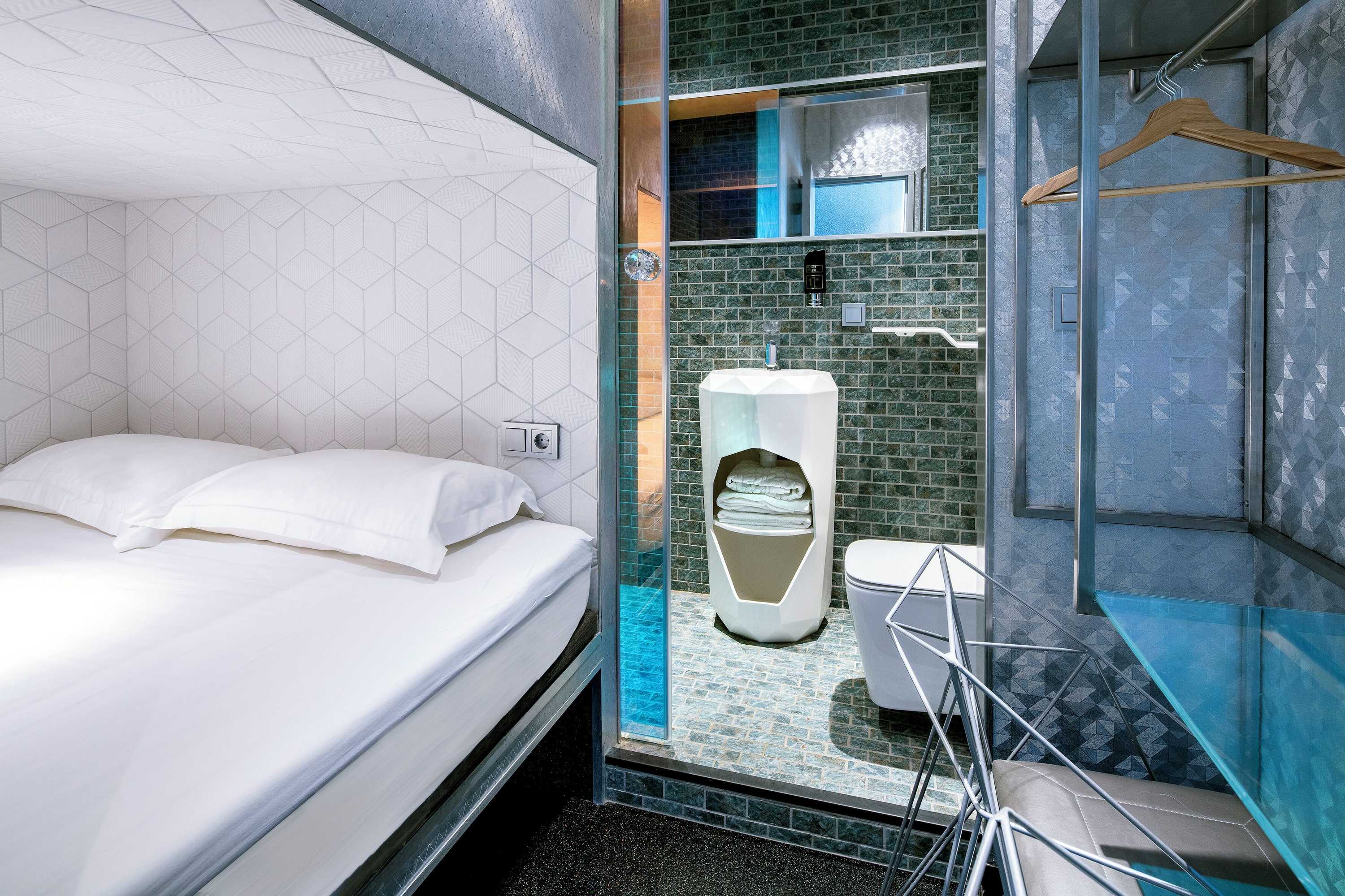 Gift card for Diamond Capsule Hotel Amsterdam South Gift card for Diamond Capsule Hotel Amsterdam South