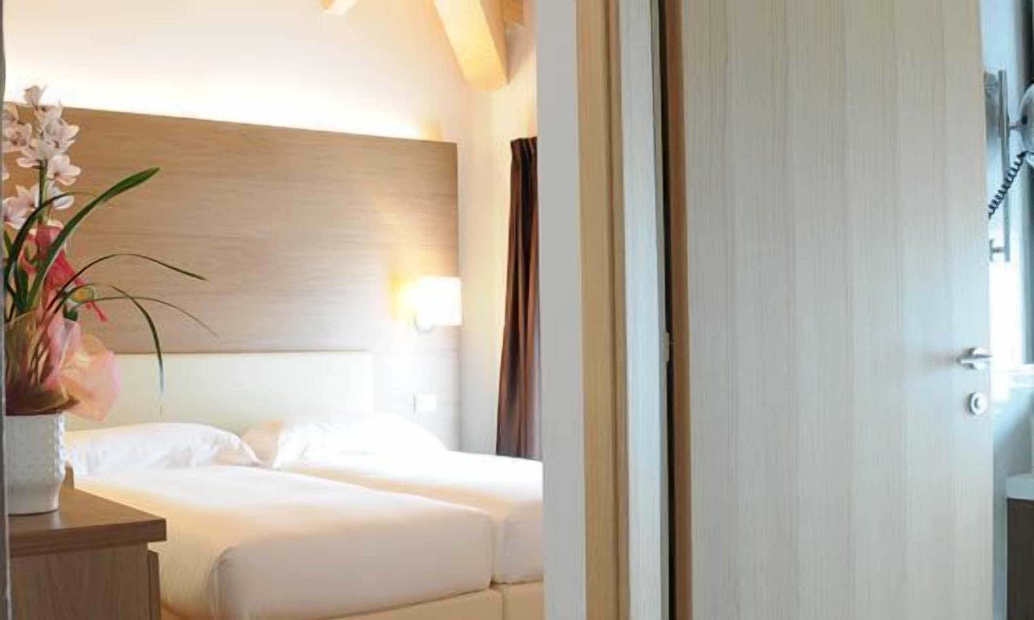 Gift card for Hotel Opera' Gift card for Hotel Opera'