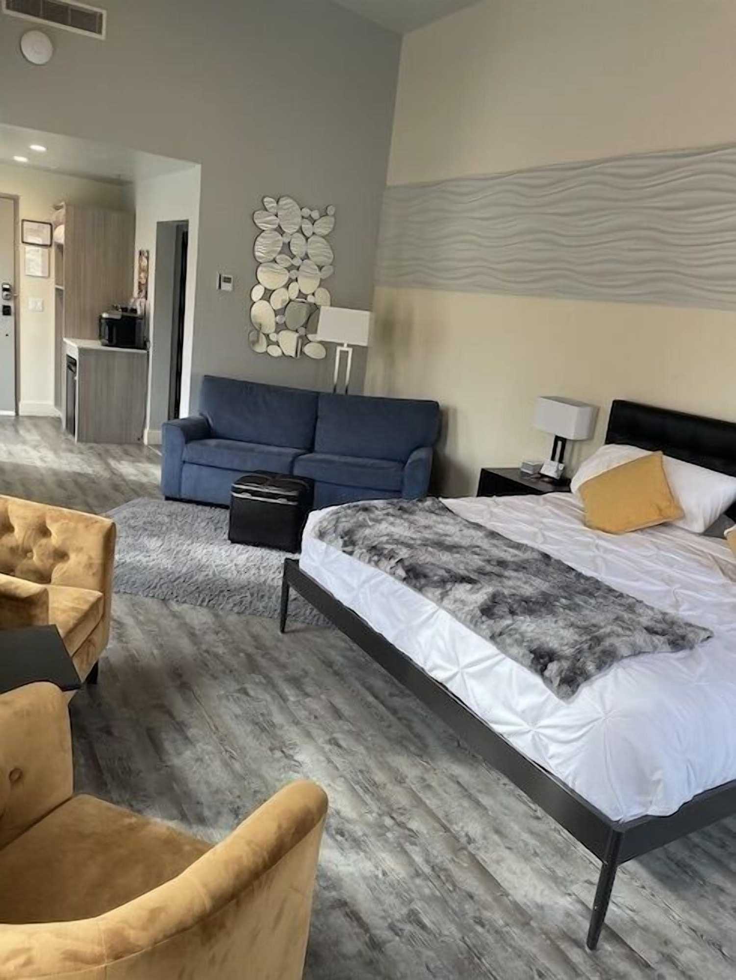 Gift card for Manhattan Hotel Salida